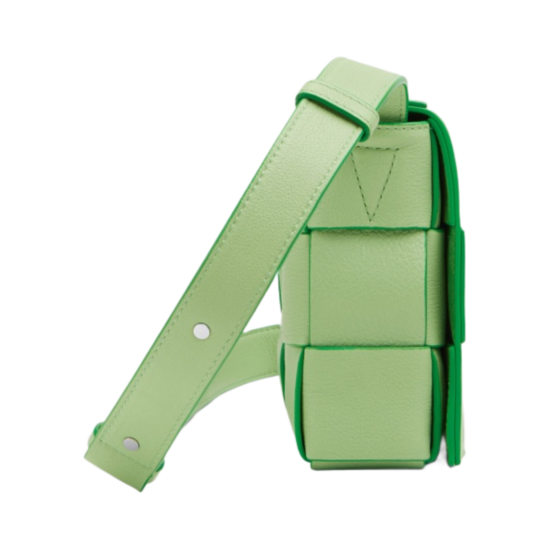 보테가 베네타 그레인드 레더 카세트 크로스바디백 피스타치오 페러킷(Bottega Veneta Grained Leather Cassette Crossbody Bag Pistachio Parakeet) - 2