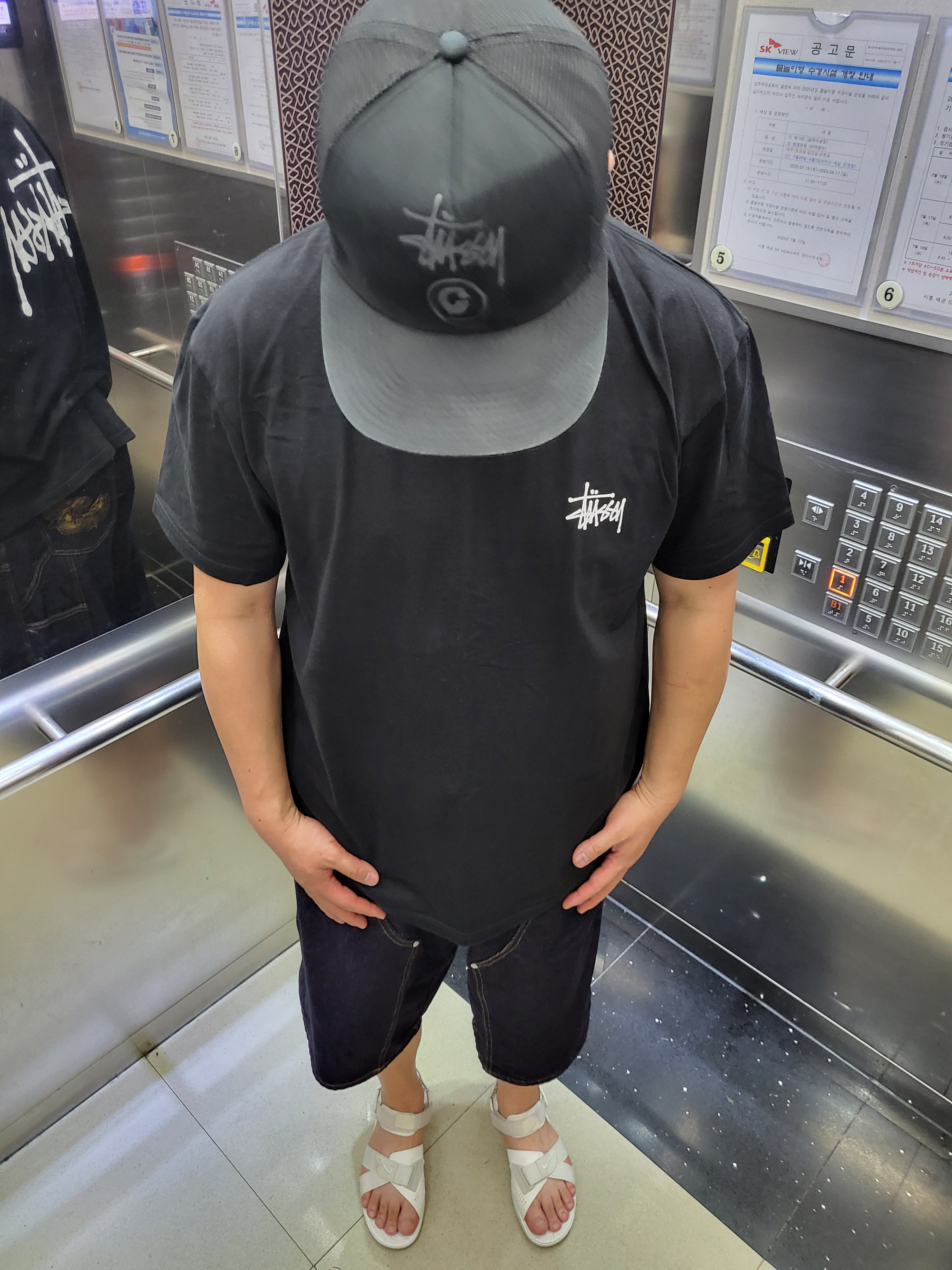 Stussy Basic Stussy T-Shirt Black 2024, 2025, Suade Contour Double Knee Shorts Raw Indigo 착용 스타일