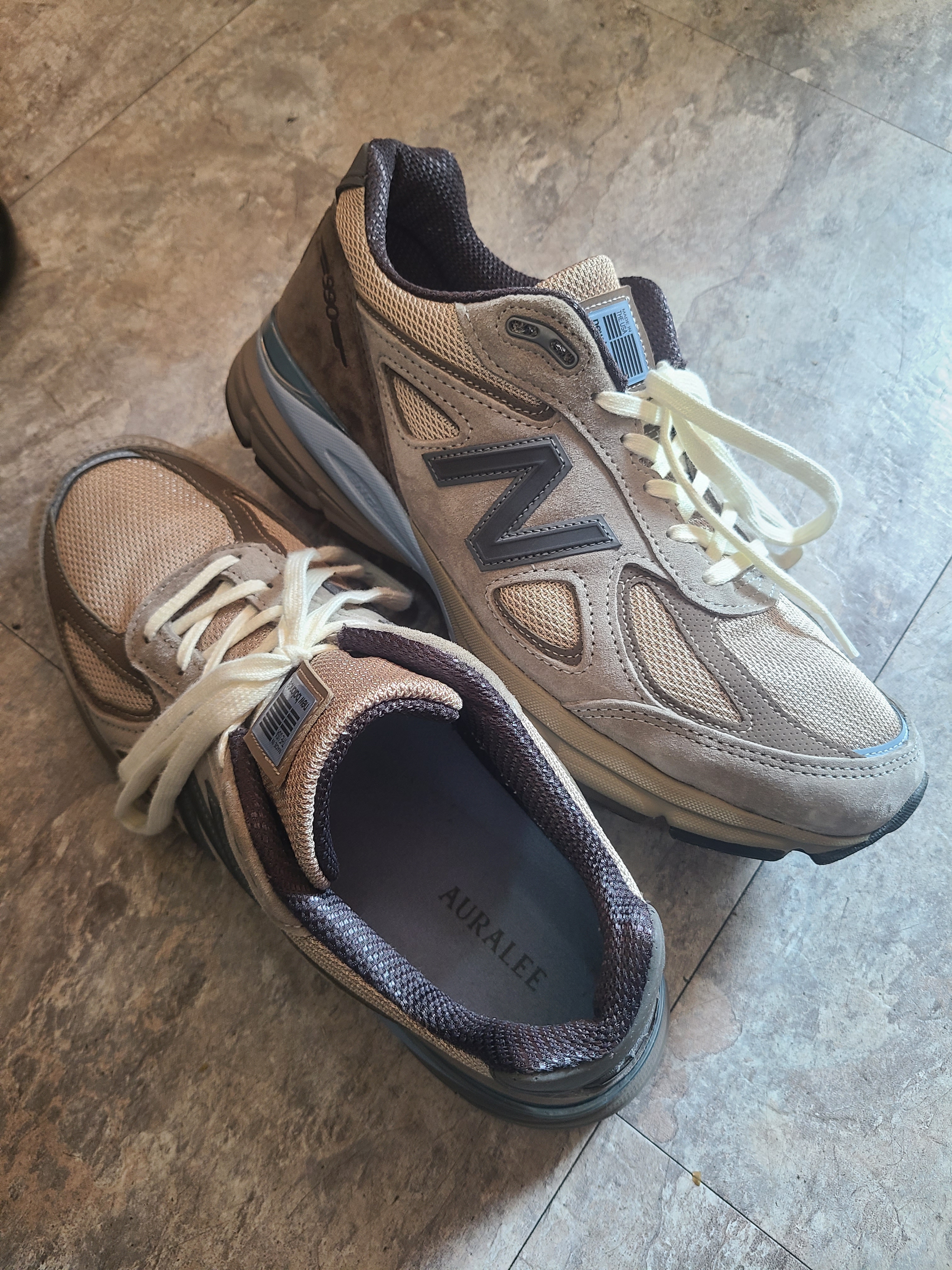 New Balance x Auralee 990v4 Made in USA London Fog 착용 스타일 - 4