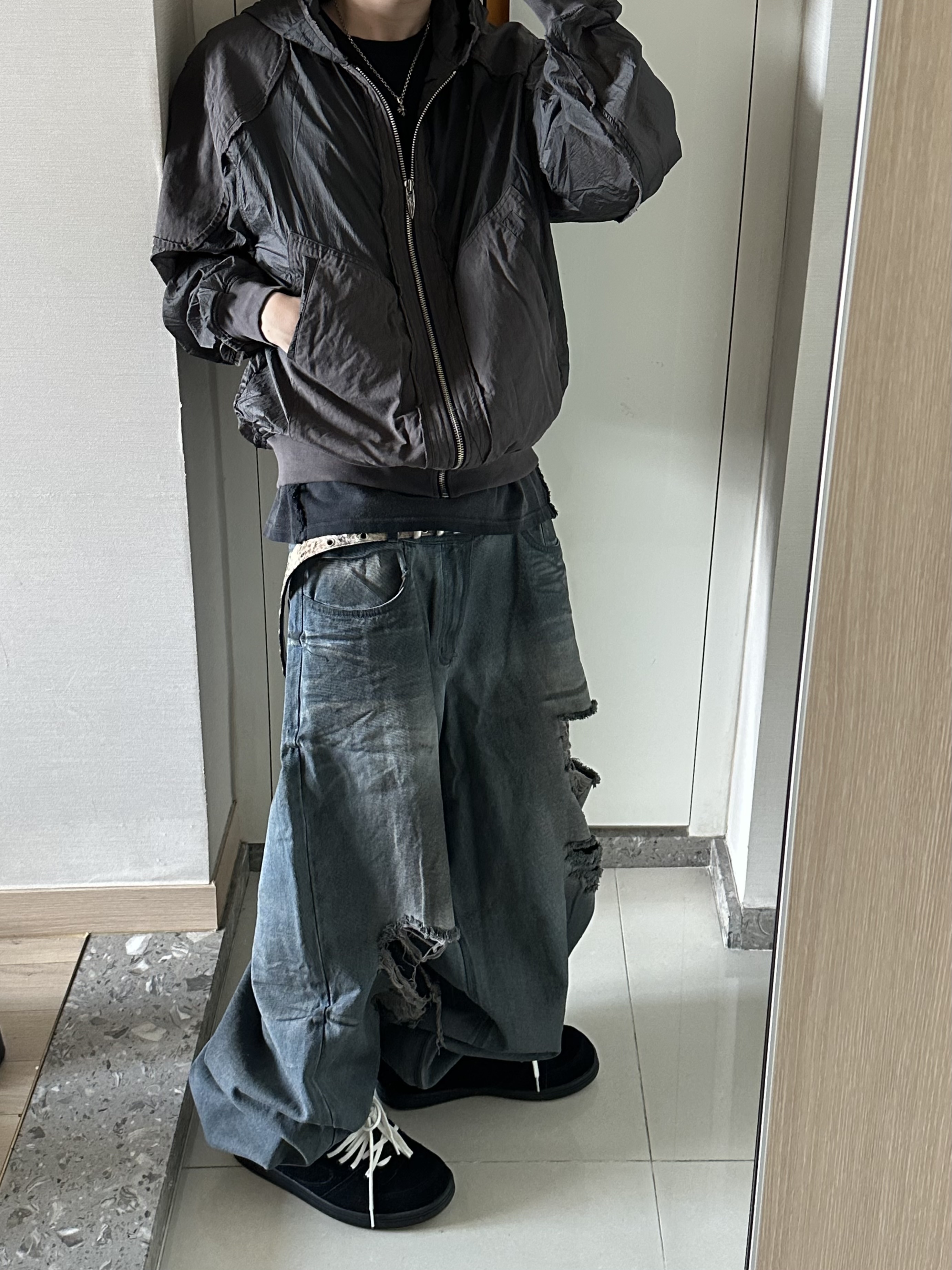 BLR Raw-edged Sheer Hoodie Jacket Black, BLR Destroyed Oil Washed Wide Denim Pants Light Blue 착용 스타일