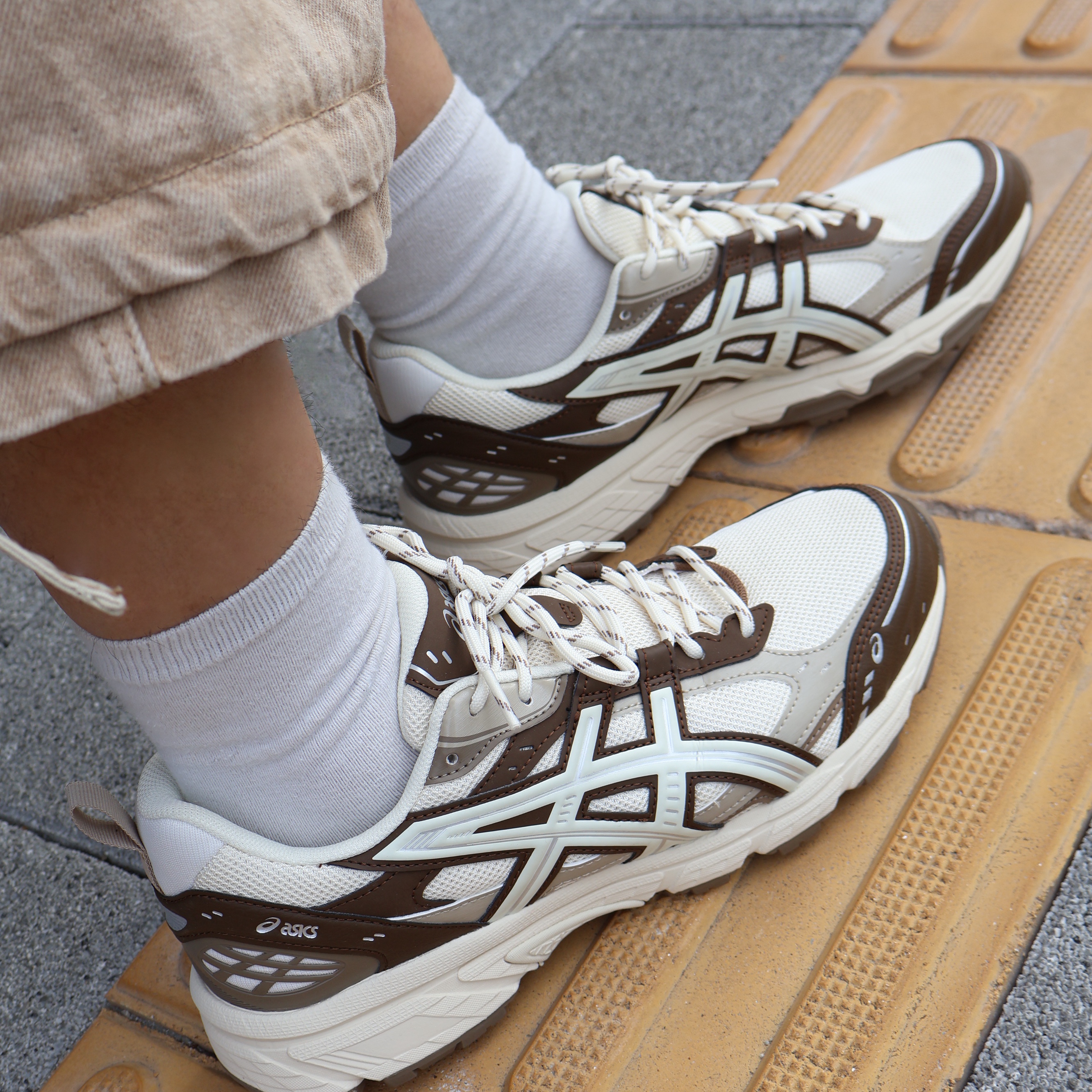 Asics Gel-Nunobiki Cream Brown Storm 착용 스타일 - 5