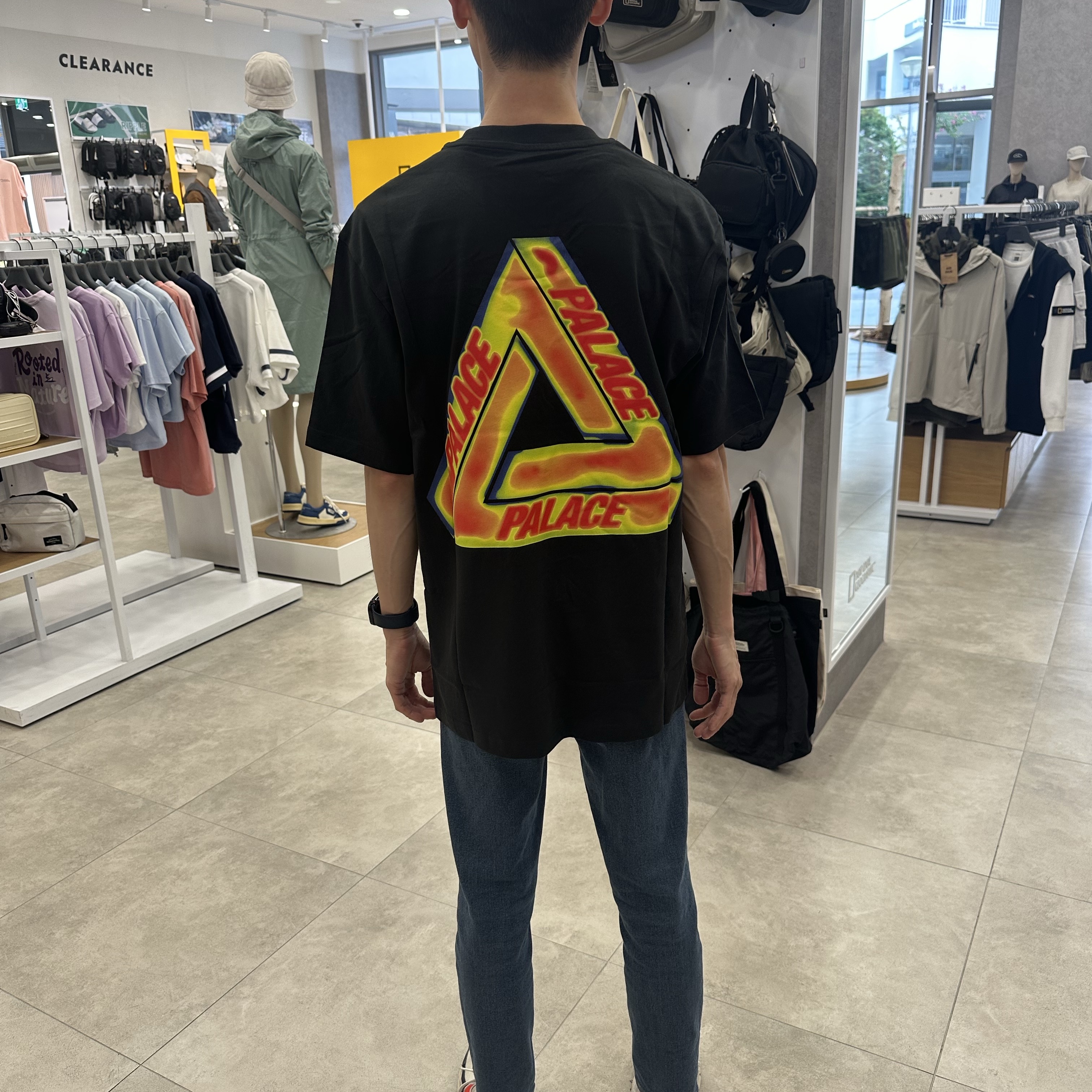 Palace Heat Sensi T-Shirt Black - 24SS 착용 스타일