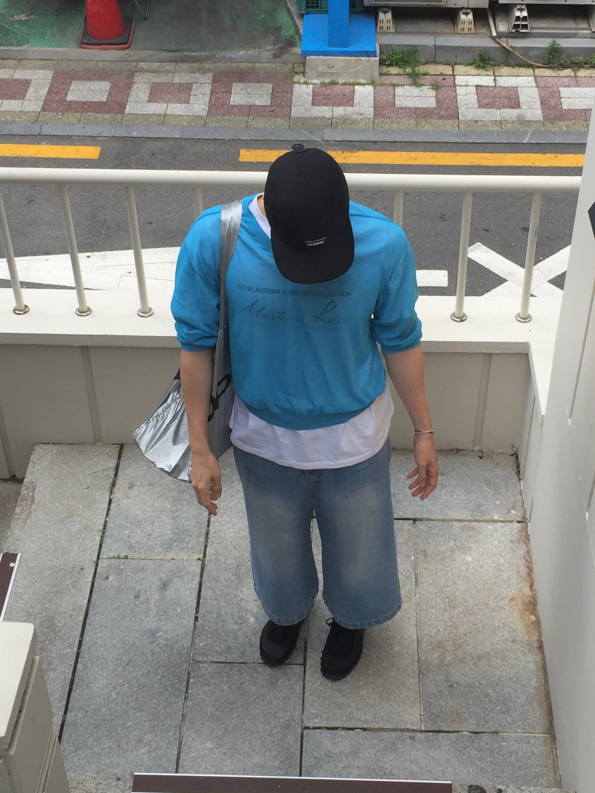 STU Sheer V-neck Knit Sky Blue, Nike x Black Comme des Garcons Waffle Racer 2020 착용 스타일 - 8