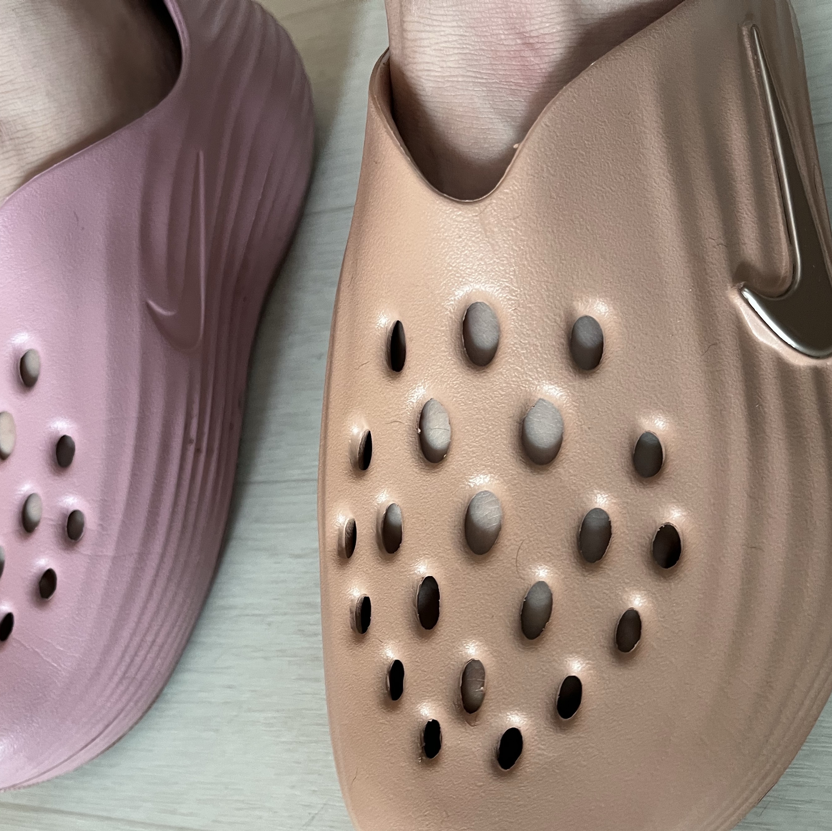 (W) Nike ReactX Rejuven8 Elemental Pink, (W) Nike ReactX Rejuven8 Rose Gold 착용 스타일 - 3