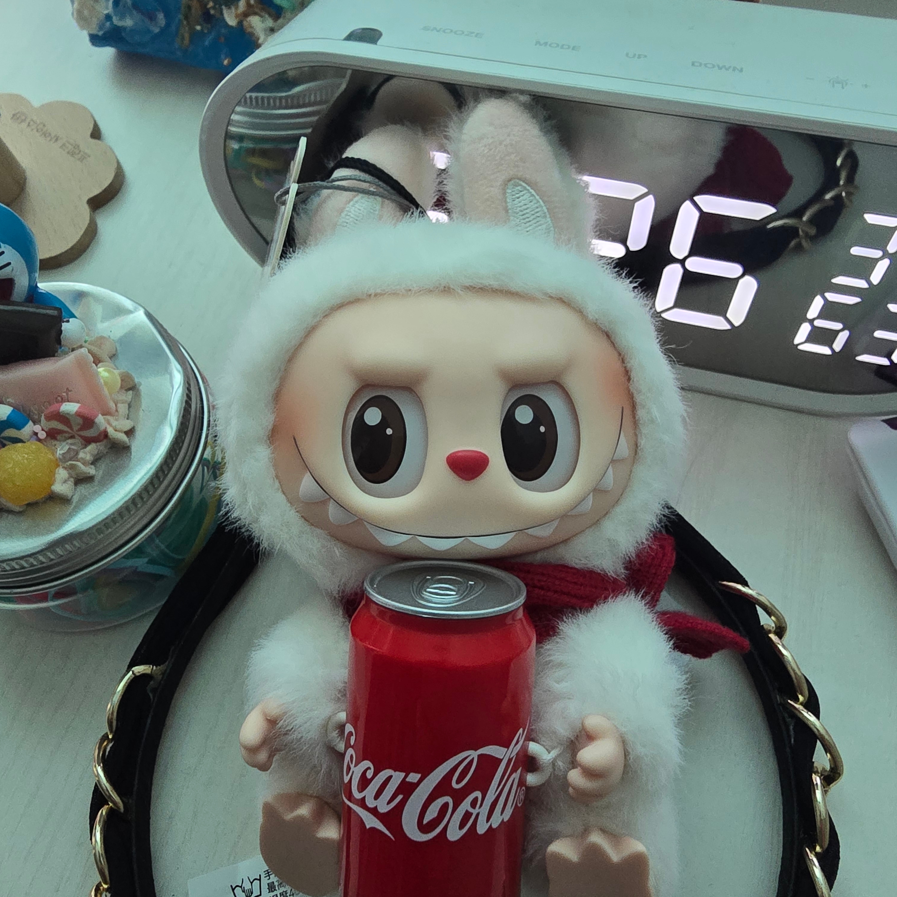 Pop Mart Labubu Coca Cola Series Happy Factor Keyring (Opened Case) 착용 스타일