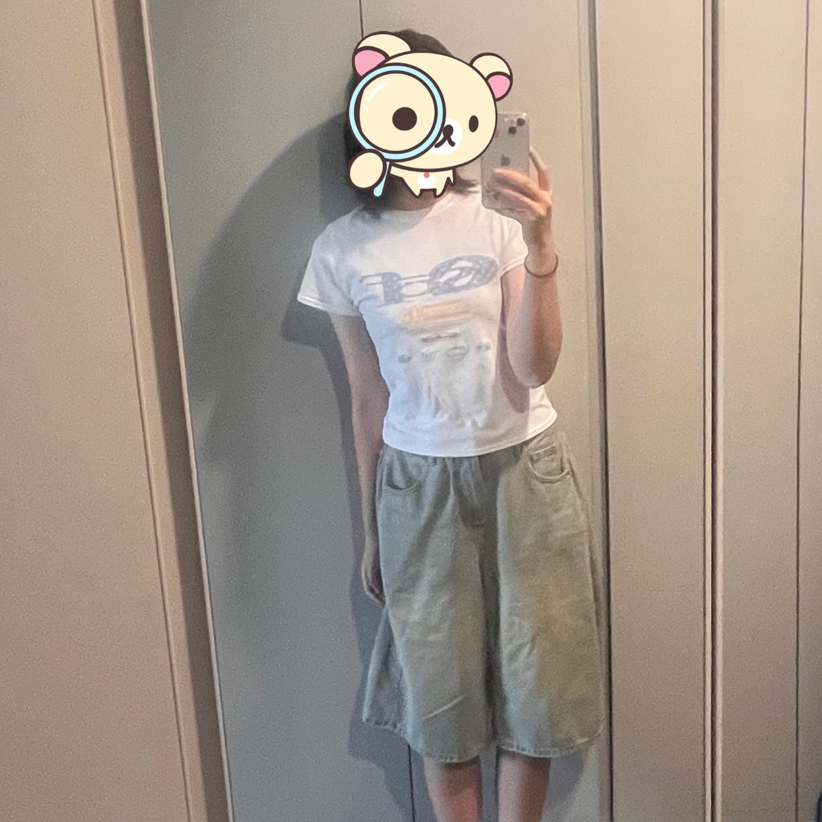Escapefrom Star Denim ESCF Logo Collage Printed Slim Fit Short Sleeve Ivory 착용 스타일