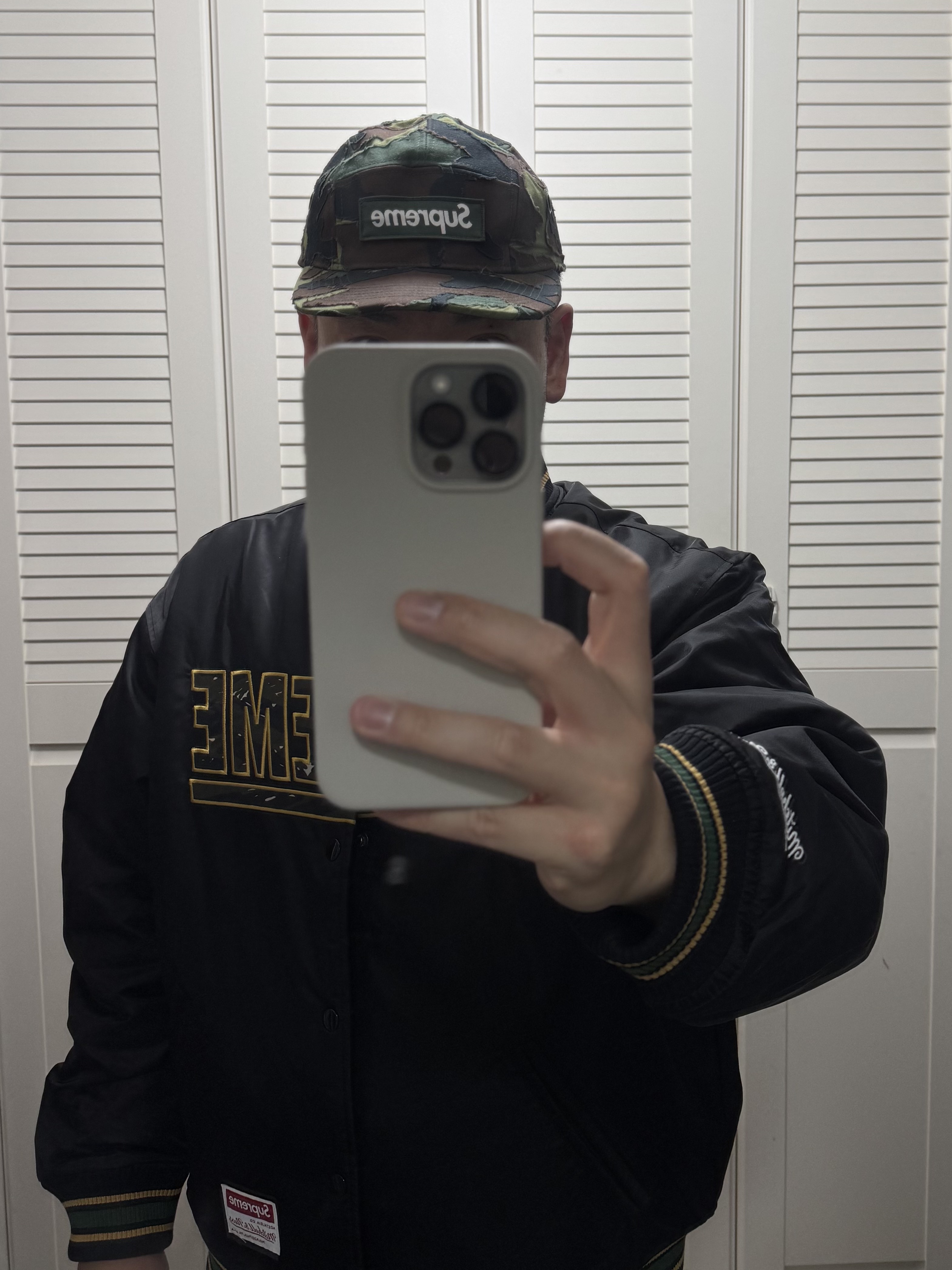 Supreme Mitchell & Ness Camo Logo Varsity Jacket Black - 25SS, Supreme Layered Camo Camp Cap Woodland Camo - 25SS 착용 스타일