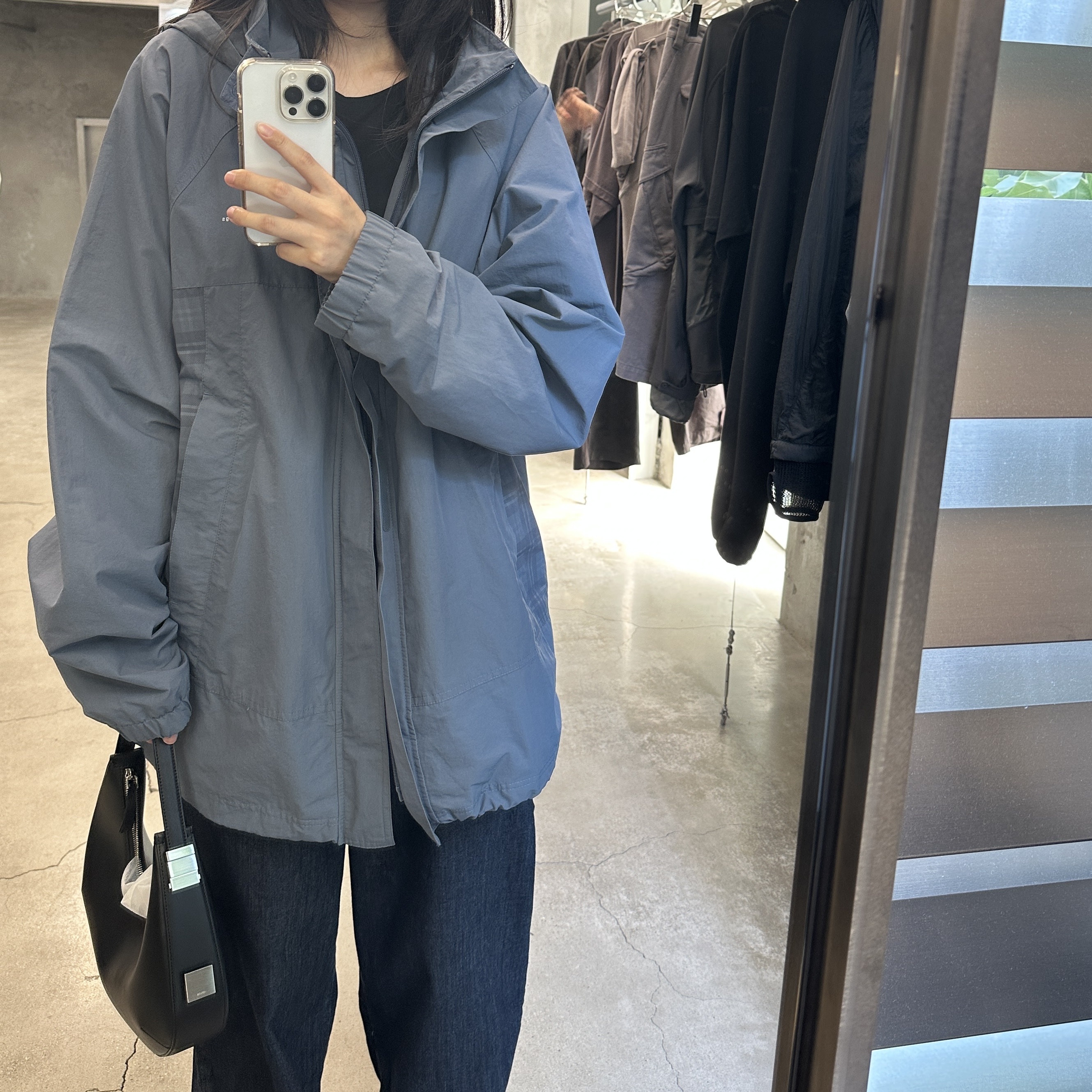 Sansan Gear X b.E Check Jacket Blue 착용 스타일