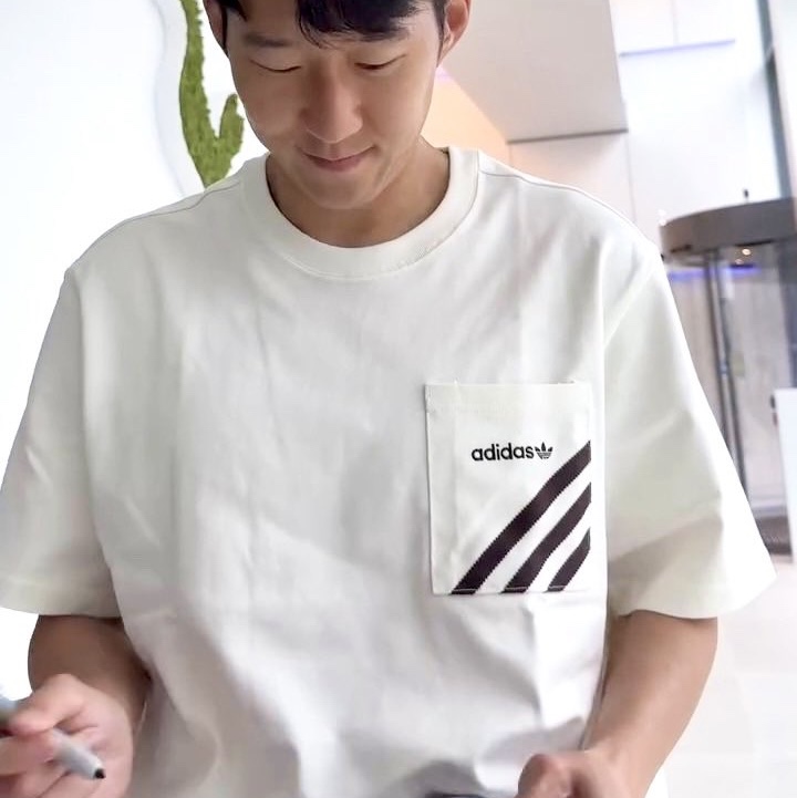 Adidas Originals Pocket T-Shirt Cloud White - KR Sizing 착용 스타일