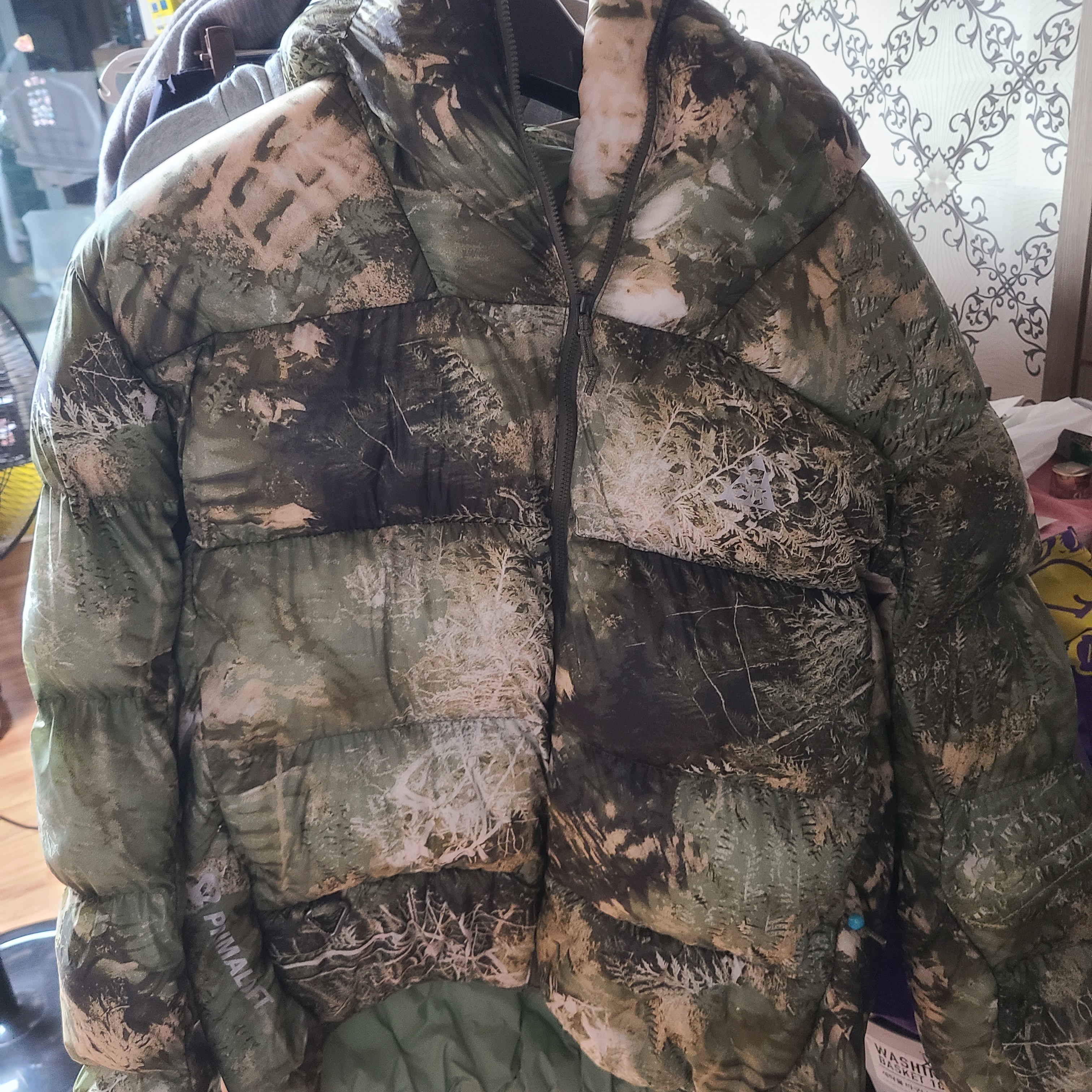 Nike ACG Therma-Fit ADV Lunar Lake Puffer Loose Hooded Jacket Oil Green Medium Olive - Asia 착용 스타일
