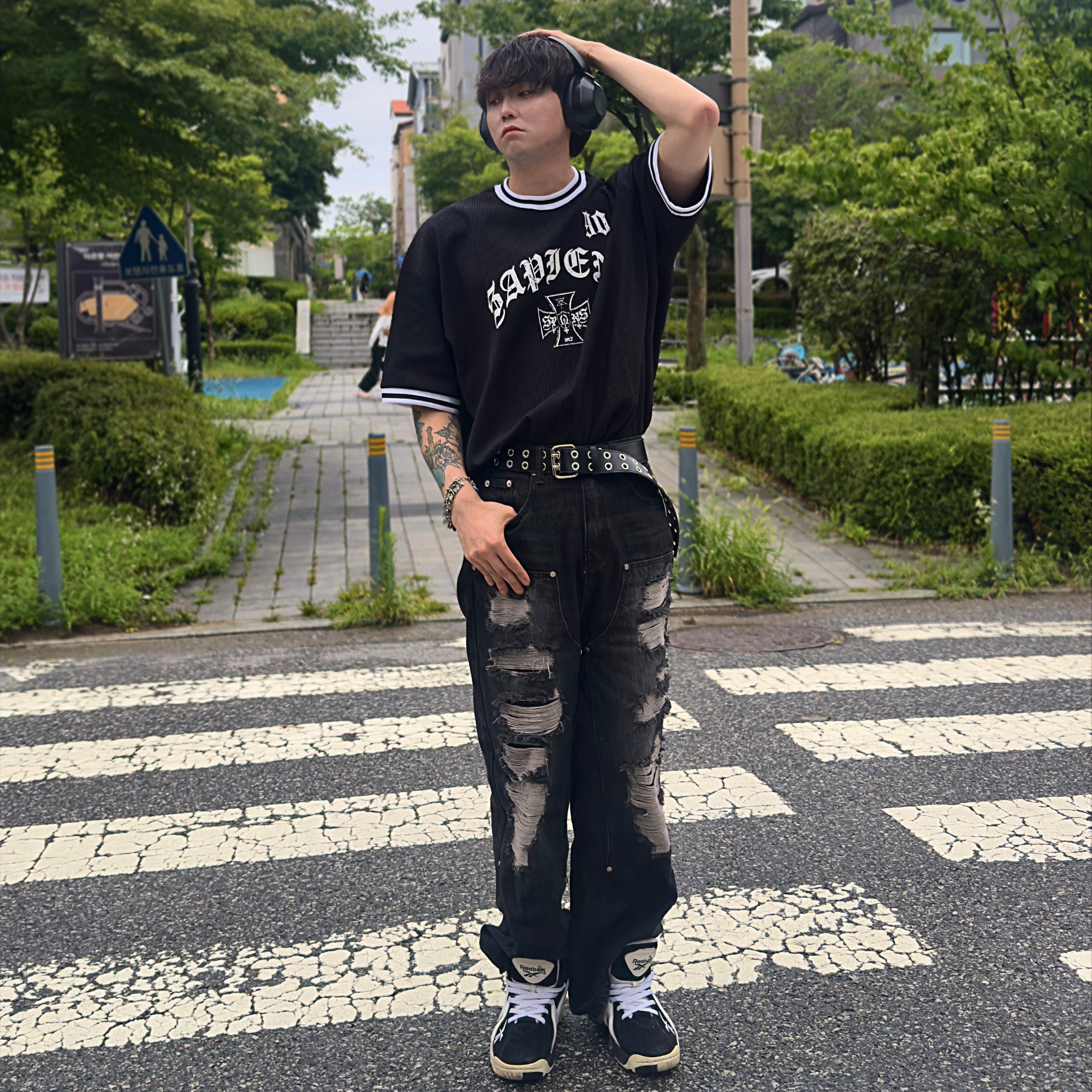 Sapiens Ninety Ringer Over Fit Short Sleeves Black 착용 스타일 - 2