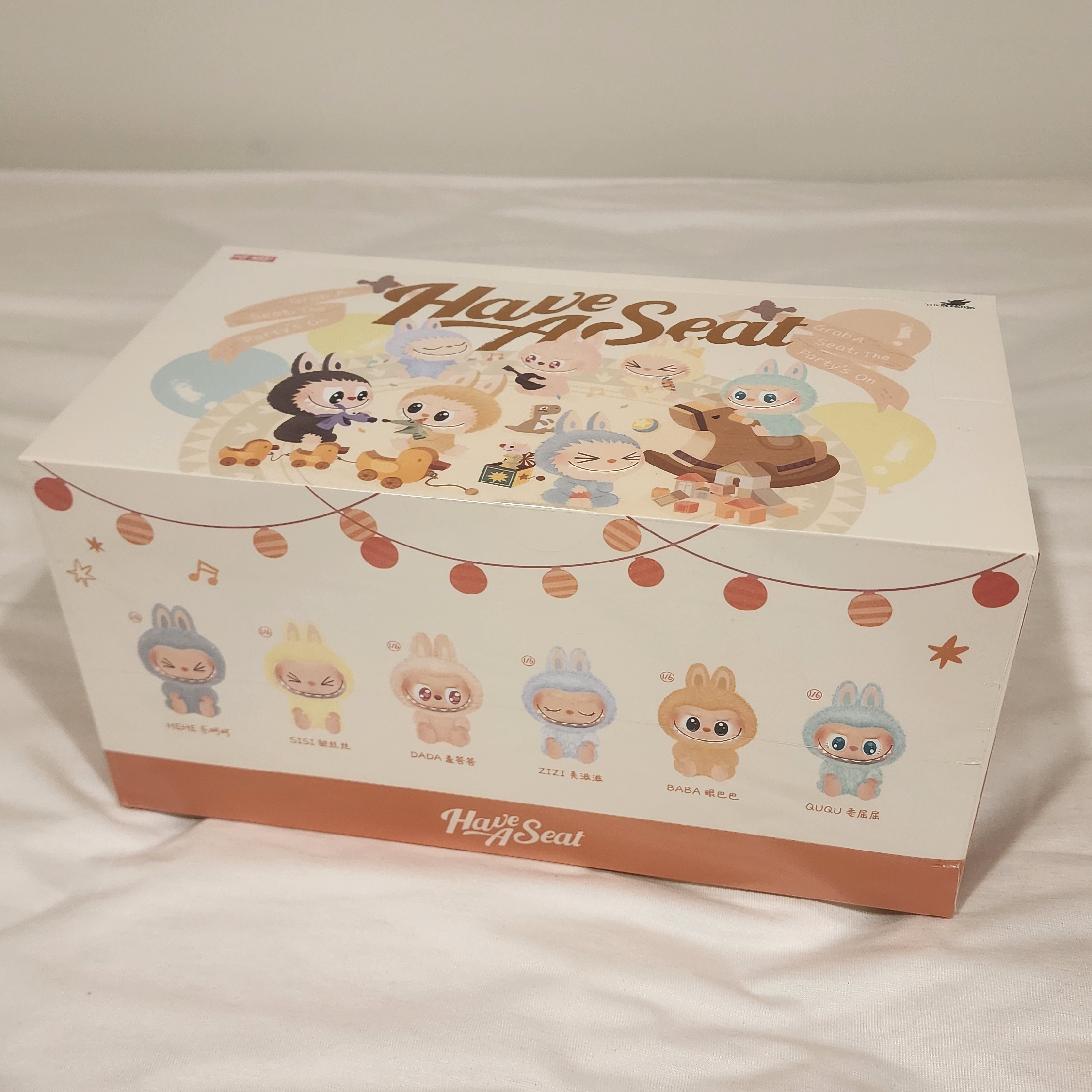 Pop Mart Labubu Let's Play Together Doll Series Sealed Case (6 Blind Boxes) 착용 스타일 - 2