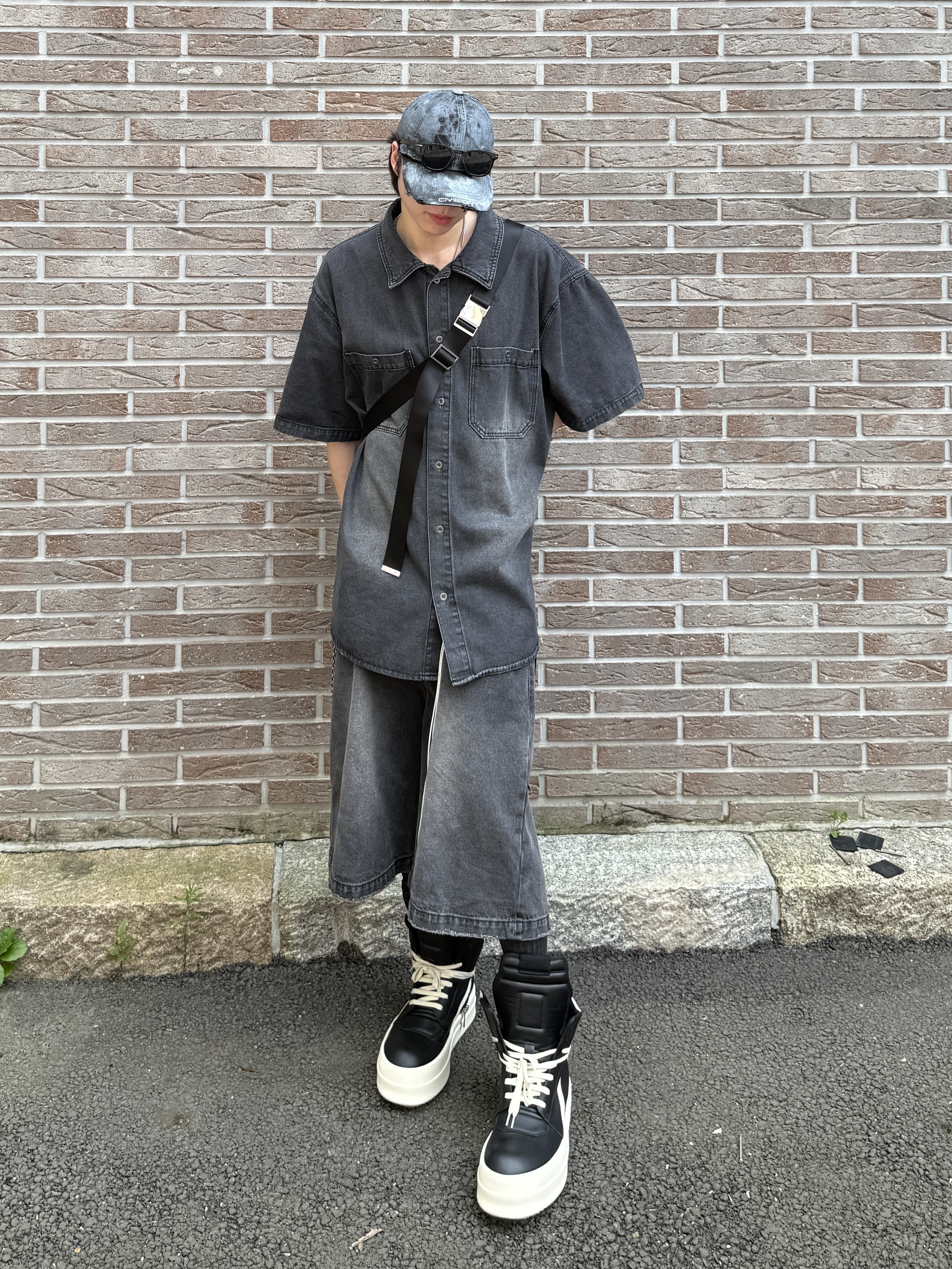 Rick Owens Hollywood Mega Bumper Geobasket in Full Grain Calf Leather Black Milk, MJD x Kamien Double Hole Belt Oak Brown 착용 스타일 - 7