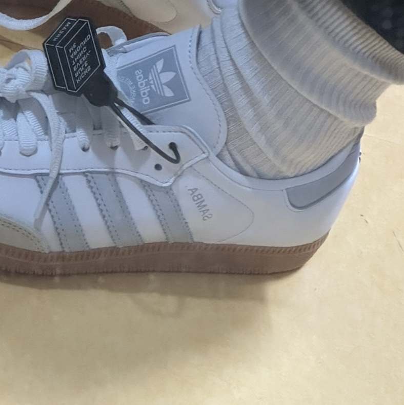 (W) Adidas Samba OG Cloud White Halo Blue 착용 스타일