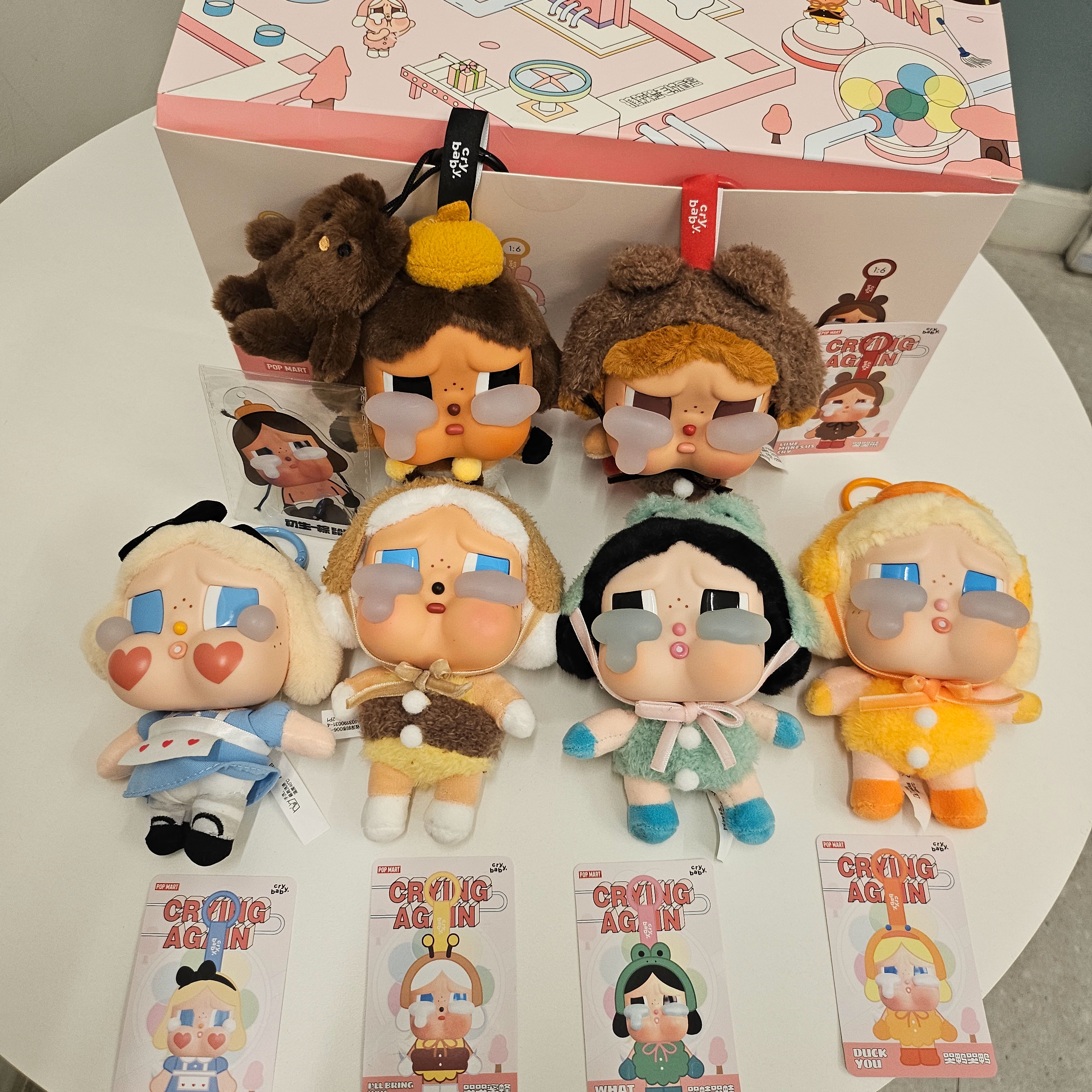 Pop Mart Crybaby Crying Again Series Plush Keyring Baby Brown (Opened Case) 착용 스타일
