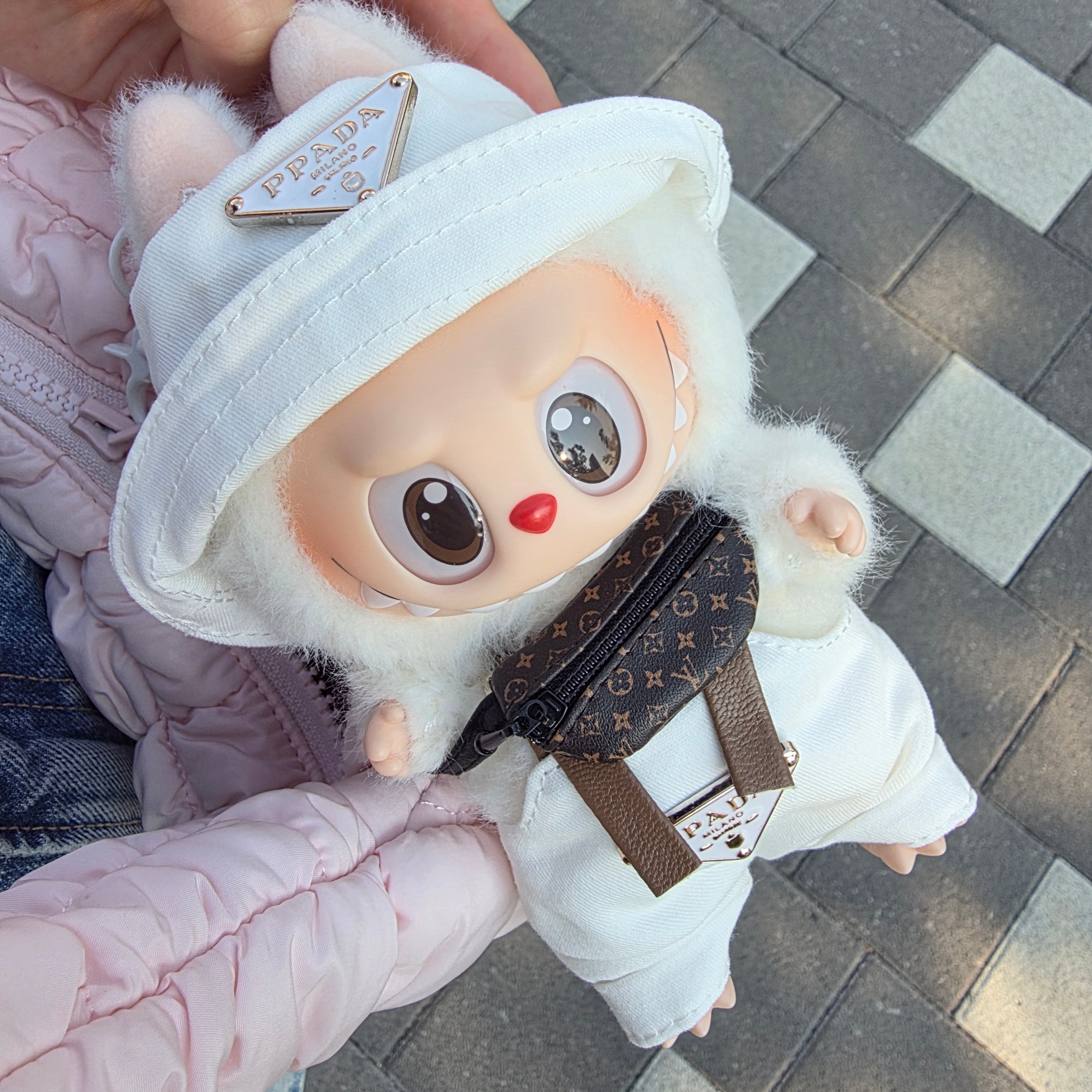 Pop Mart Labubu Coca Cola Series Surprise Shake Keyring (Opened Case), COS Quilted Messenger Bag Light Pink 착용 스타일 - 1