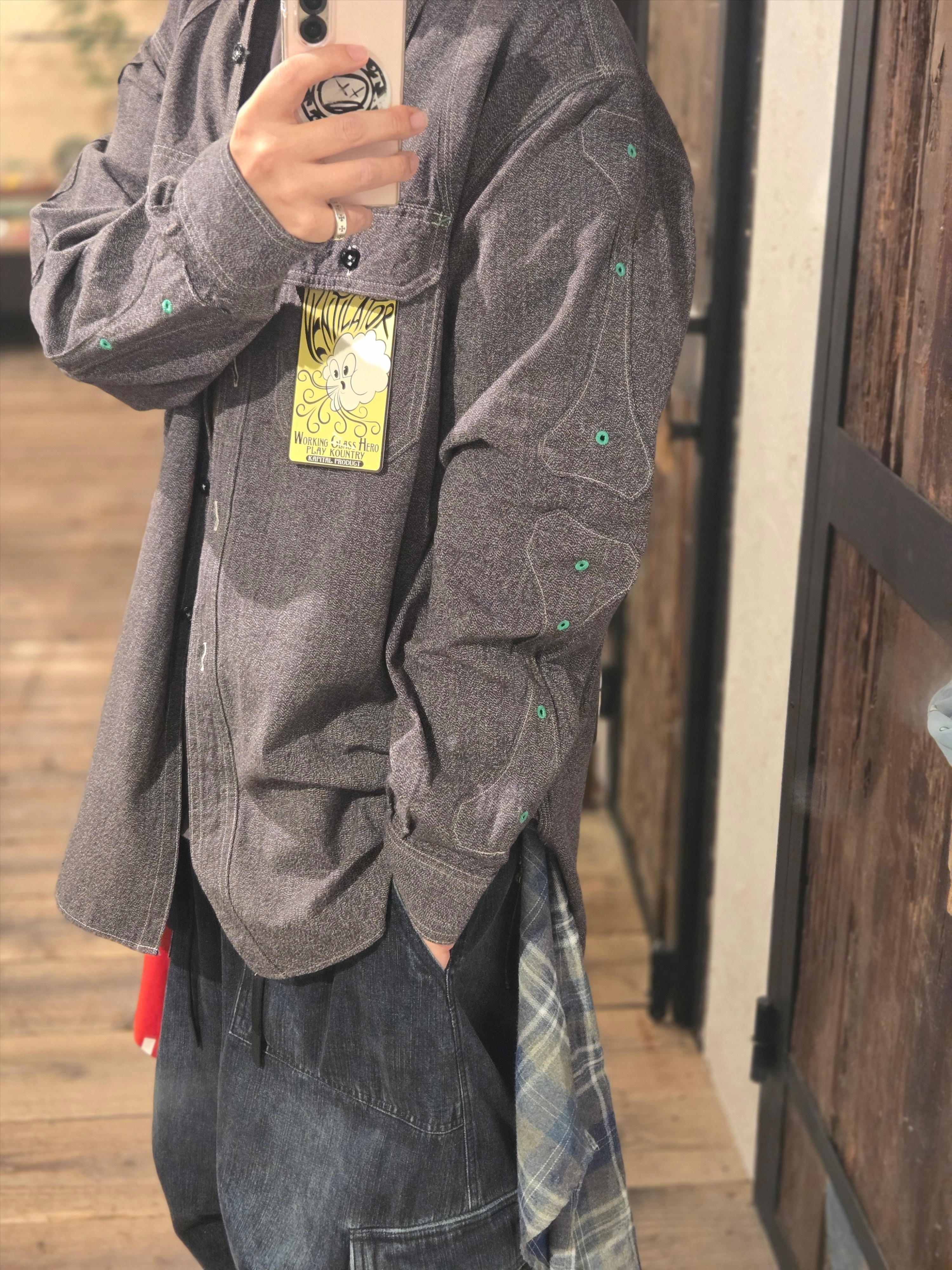 Kapital Heather Chambray Bone Patch Ventilator Work Shirt Charcoal 착용 스타일
