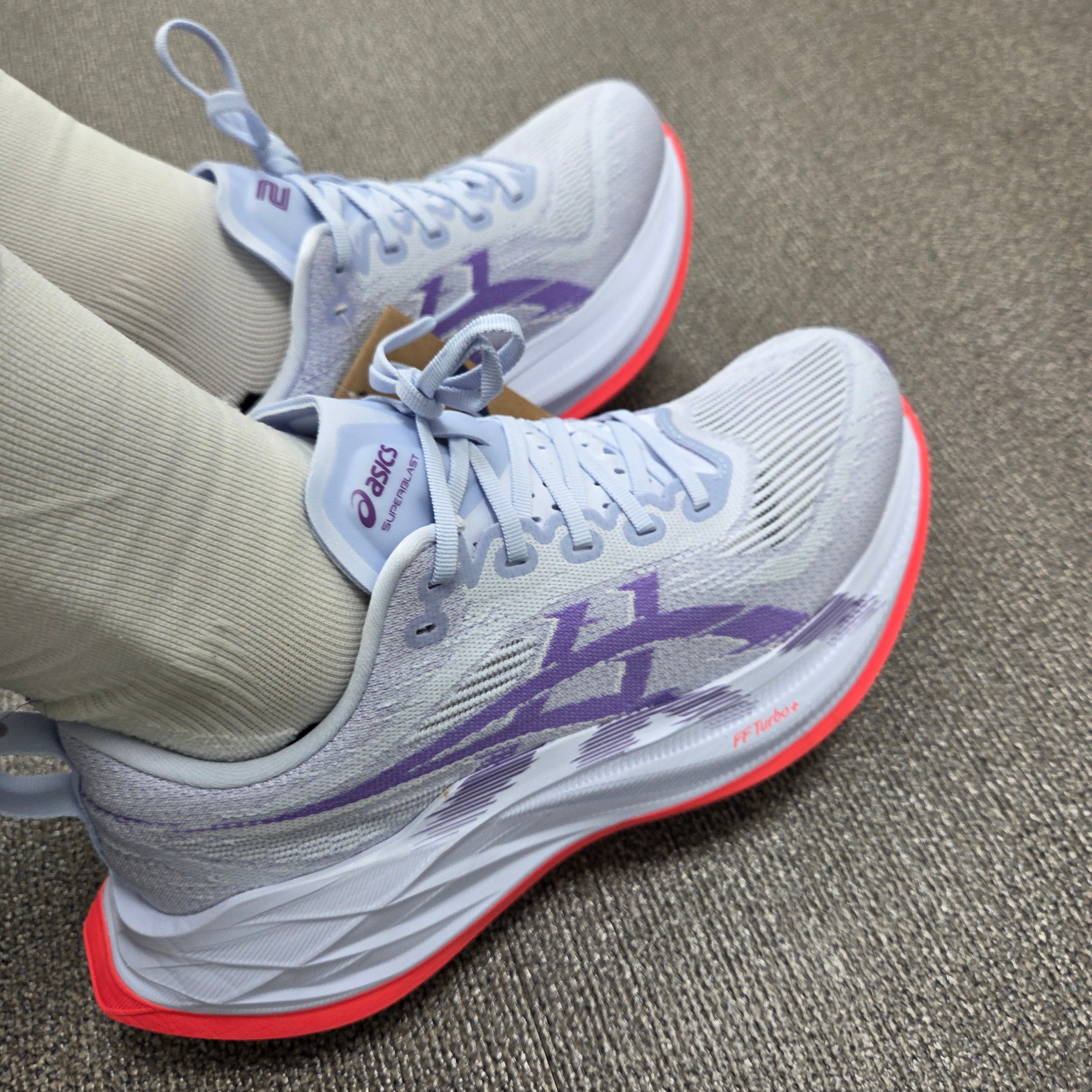 Asics Superblast 2 Blue Fade Edo Purple 착용 스타일 - 3