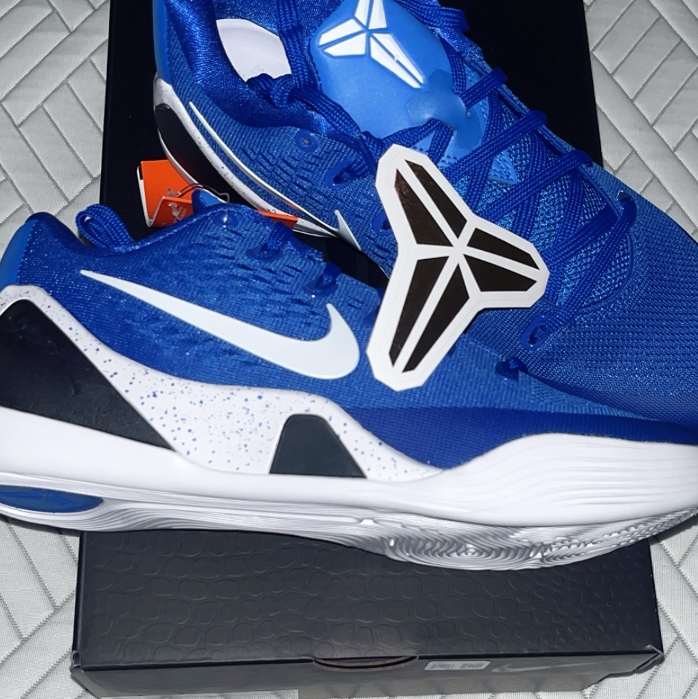 Nike Kobe 9 Elite Low EM Protro Game Royal White 착용 스타일 - 1