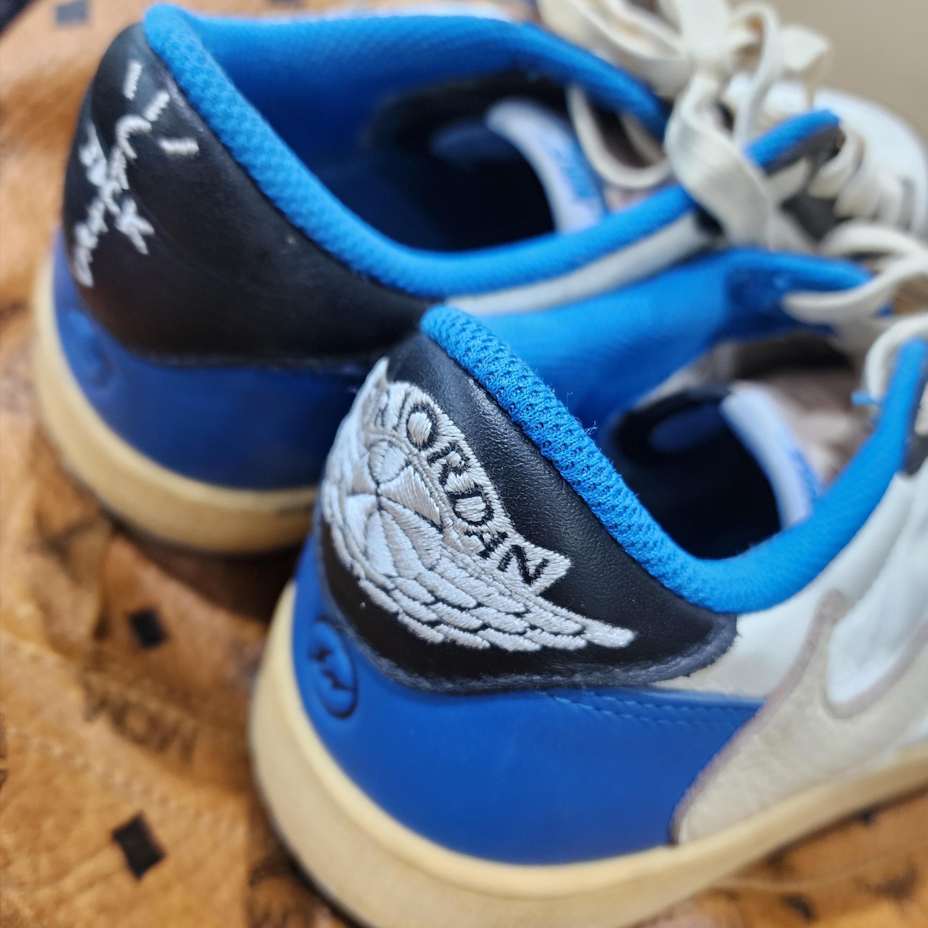 Jordan 1 x Travis Scott x Fragment Retro Low OG SP Military Blue 착용 스타일