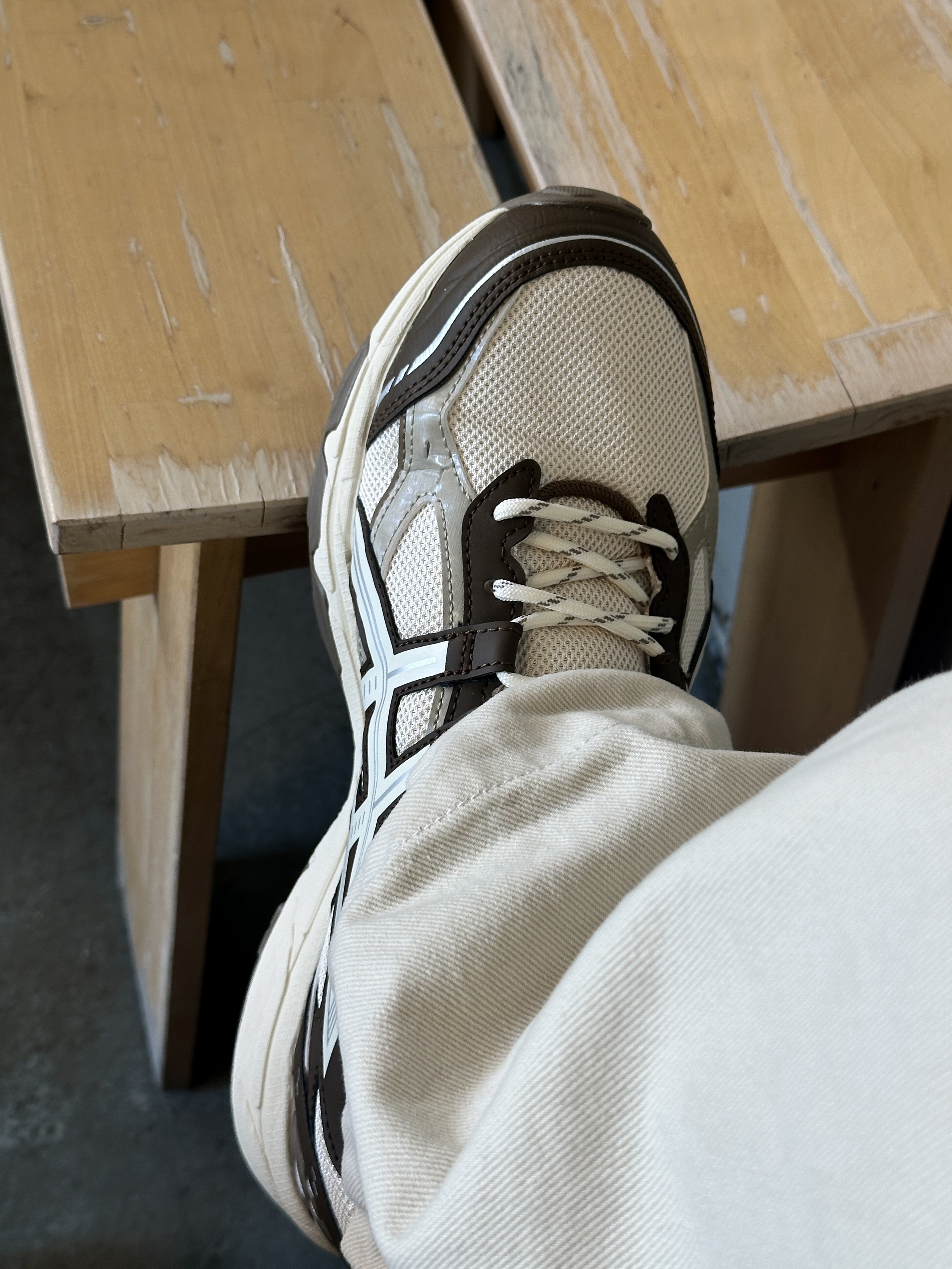 Asics Gel-Nunobiki Cream Brown Storm 착용 스타일 - 3