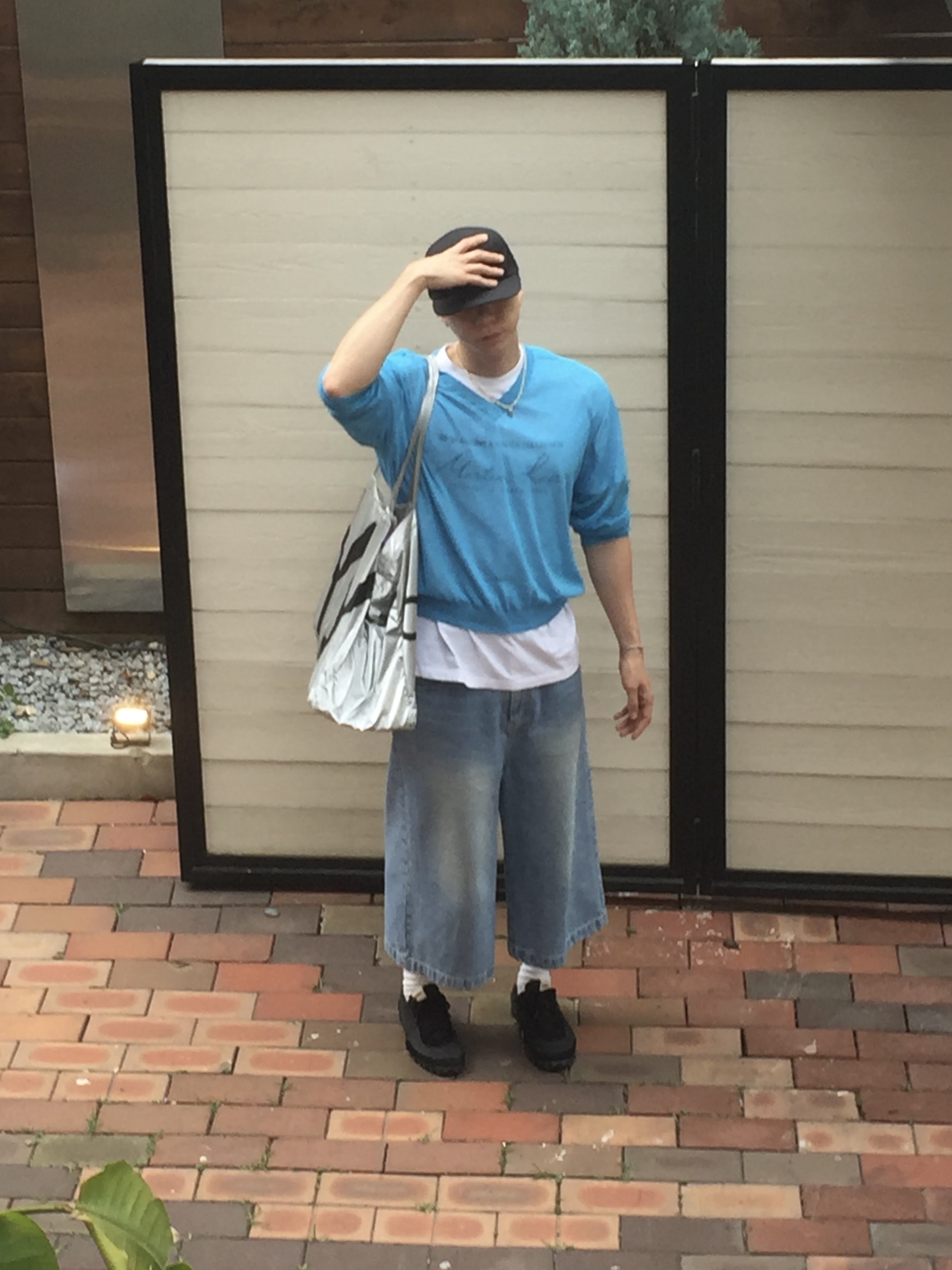 STU Sheer V-neck Knit Sky Blue, Nike x Black Comme des Garcons Waffle Racer 2020 착용 스타일 - 9