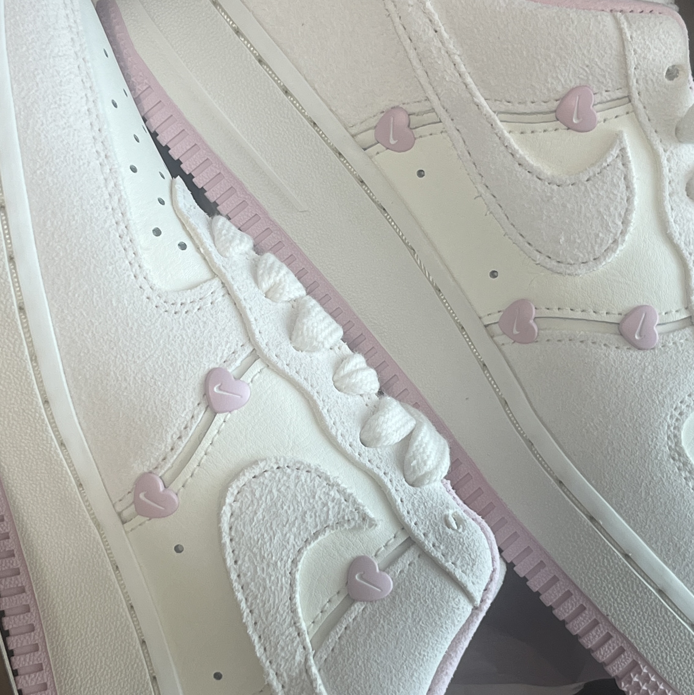 (W) Nike Air Force 1 Low Valentine's Day Sail Pink Foam 착용 스타일