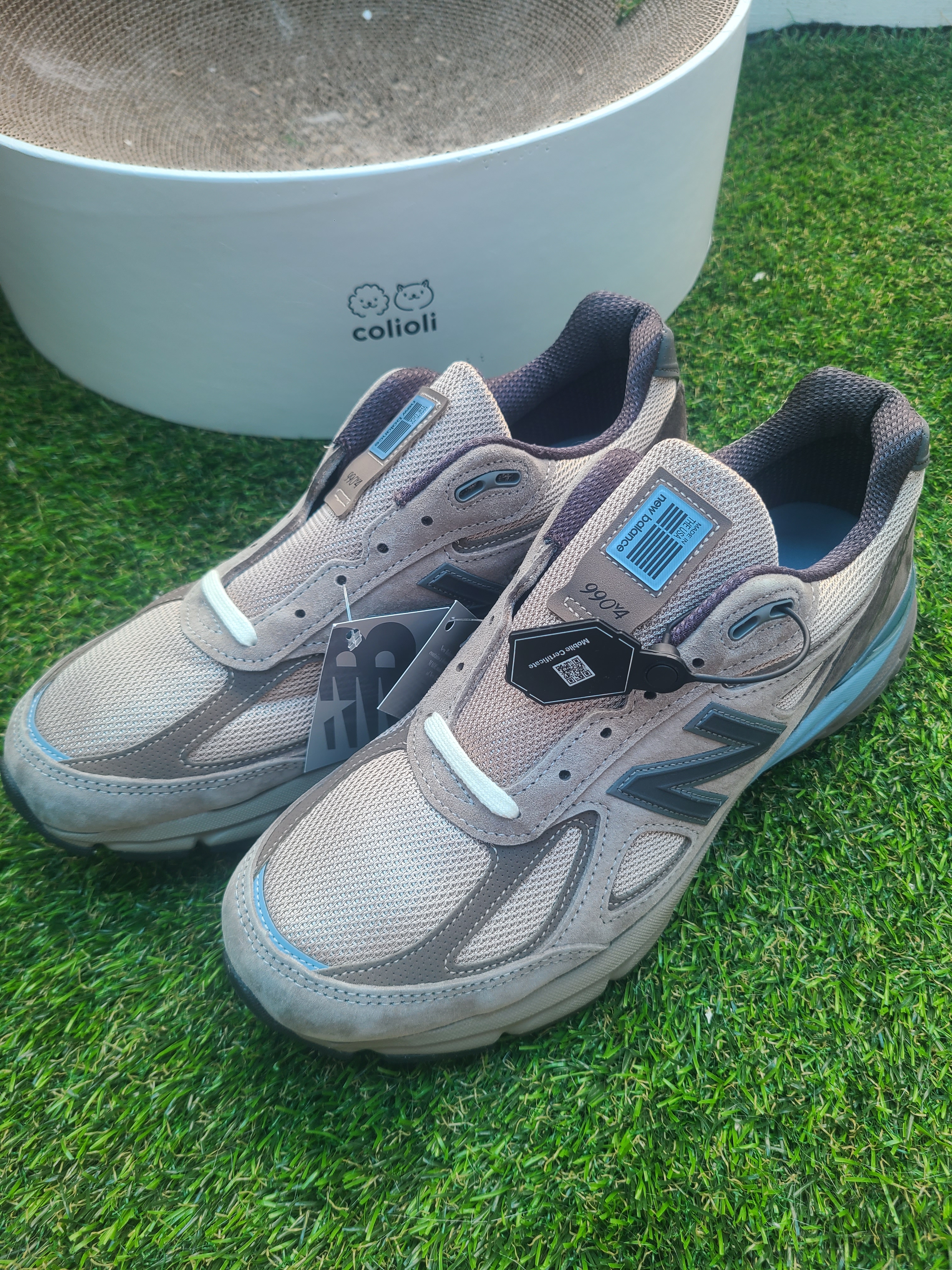 New Balance x Auralee 990v4 Made in USA London Fog 착용 스타일 - 3