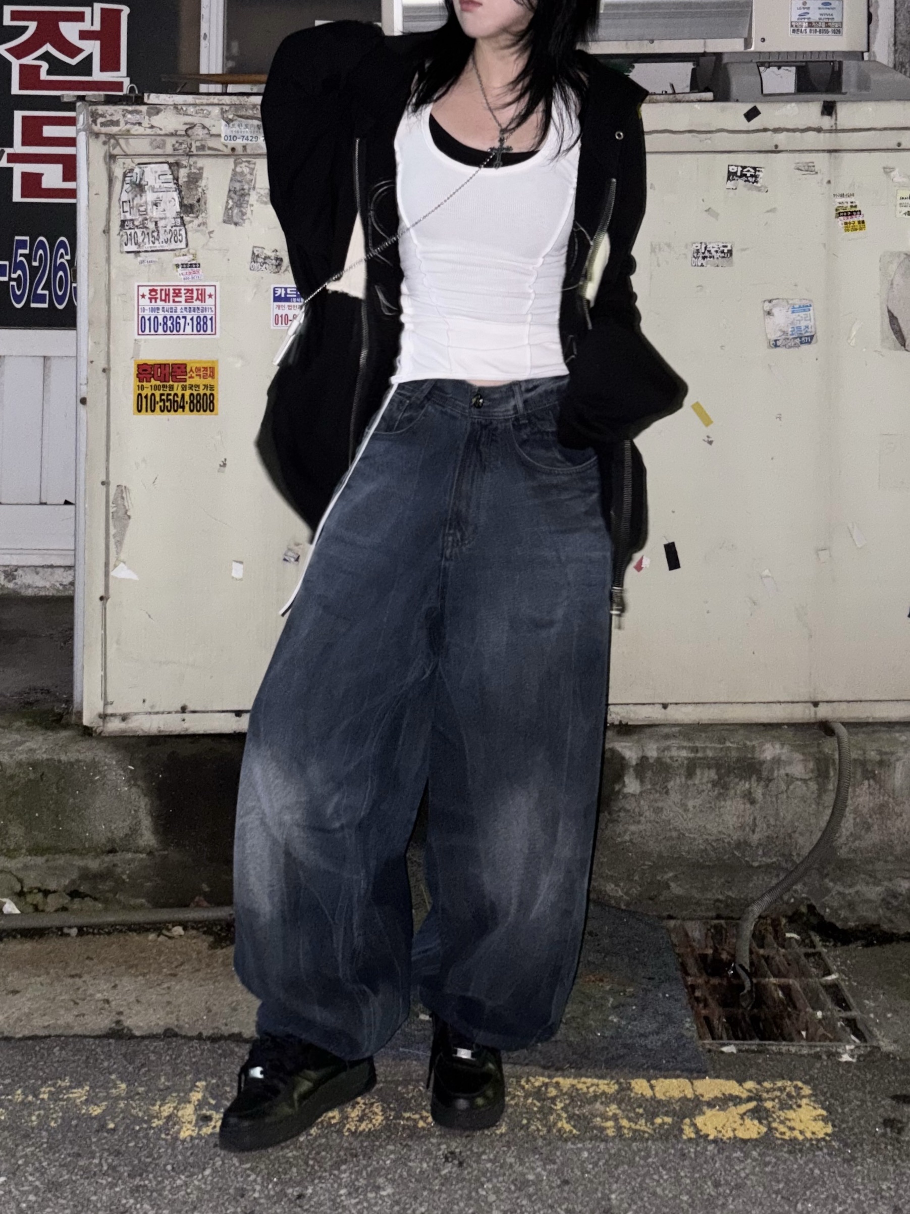 BLR Dirty Oil Washed Wide Denim Pants Blue, (W) Nike Air Force 1 '07 Low Triple Black 착용 스타일