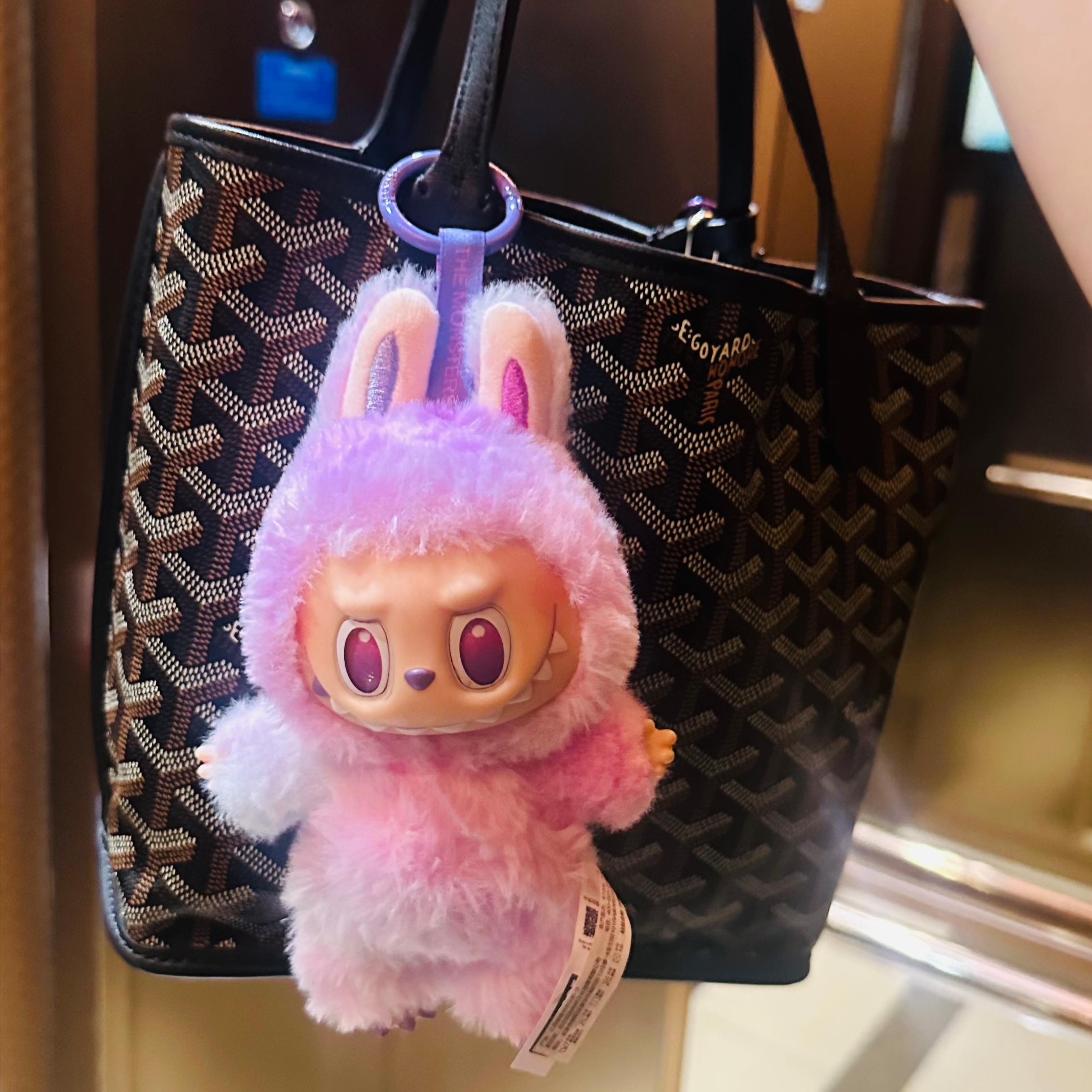 Pop Mart Labubu The Monsters Highlight Series Luck Keyring (Opened Case) 착용 스타일