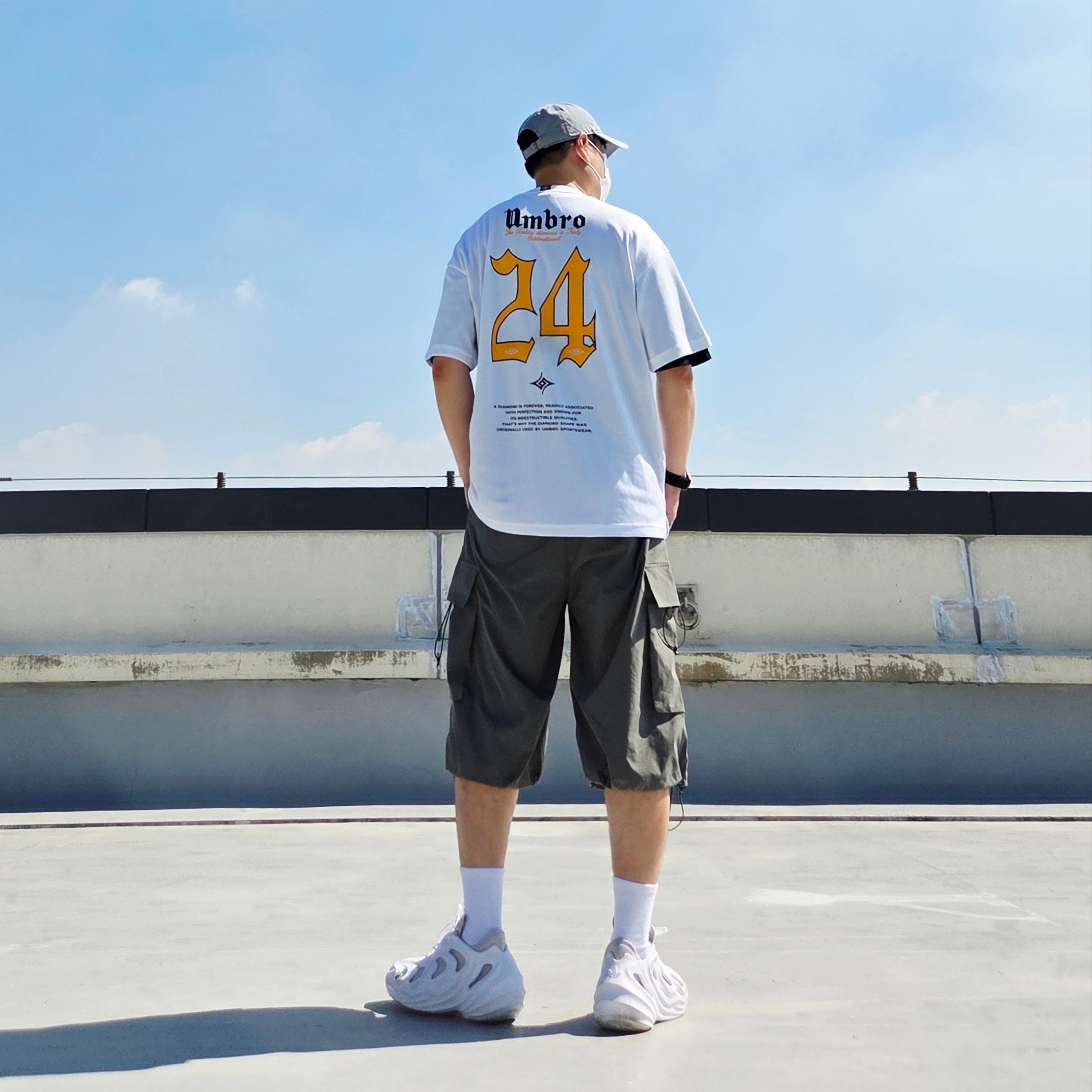 Nike Heritage 86 Futura Washed Cap Particle Grey, Adidas Adifom Q Cloud White Grey 착용 스타일 - 4