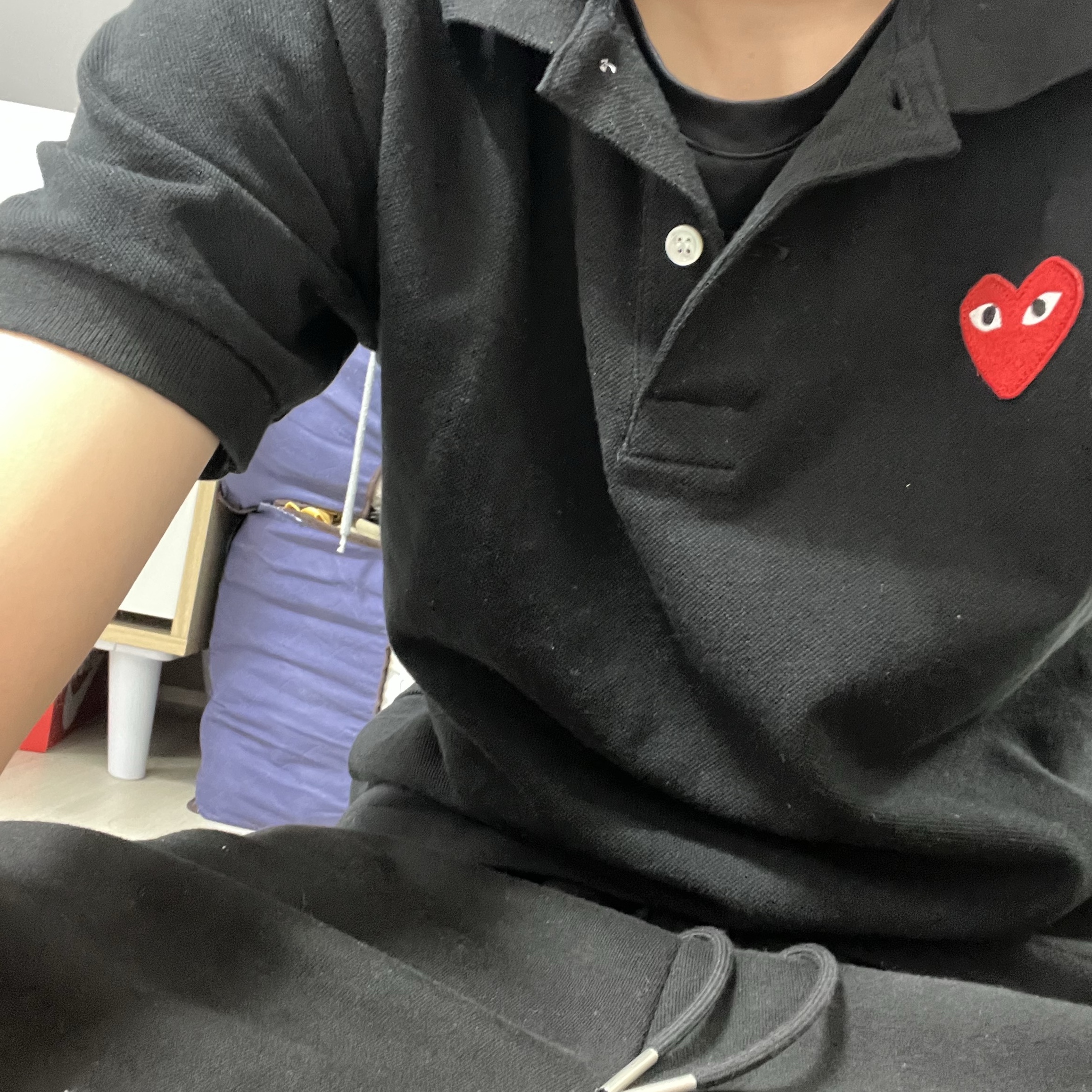 Play Comme des Garcons Red Heart Polo Shirt Black 착용 스타일