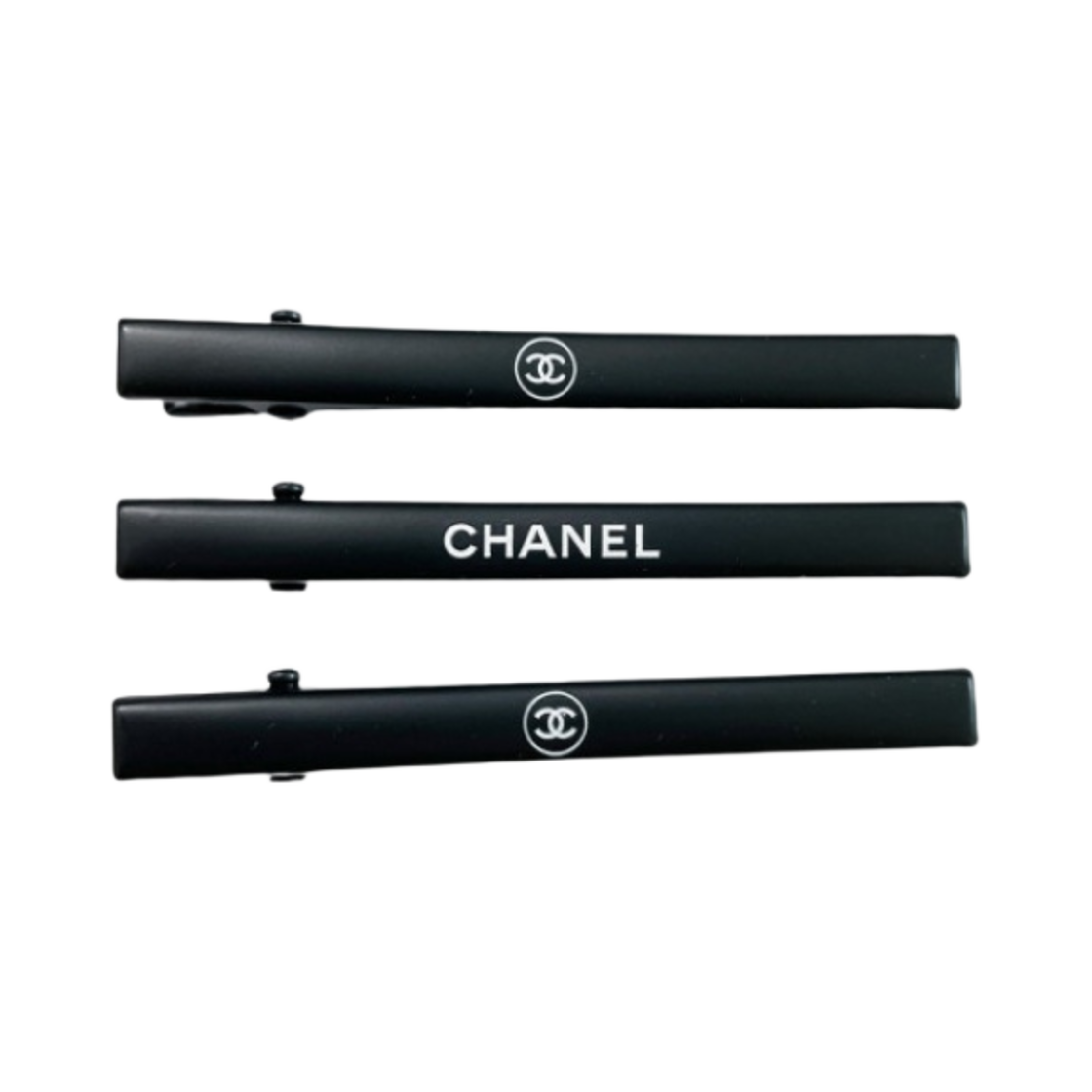 082007 (W) Chanel Beauty Hair Clip & Black