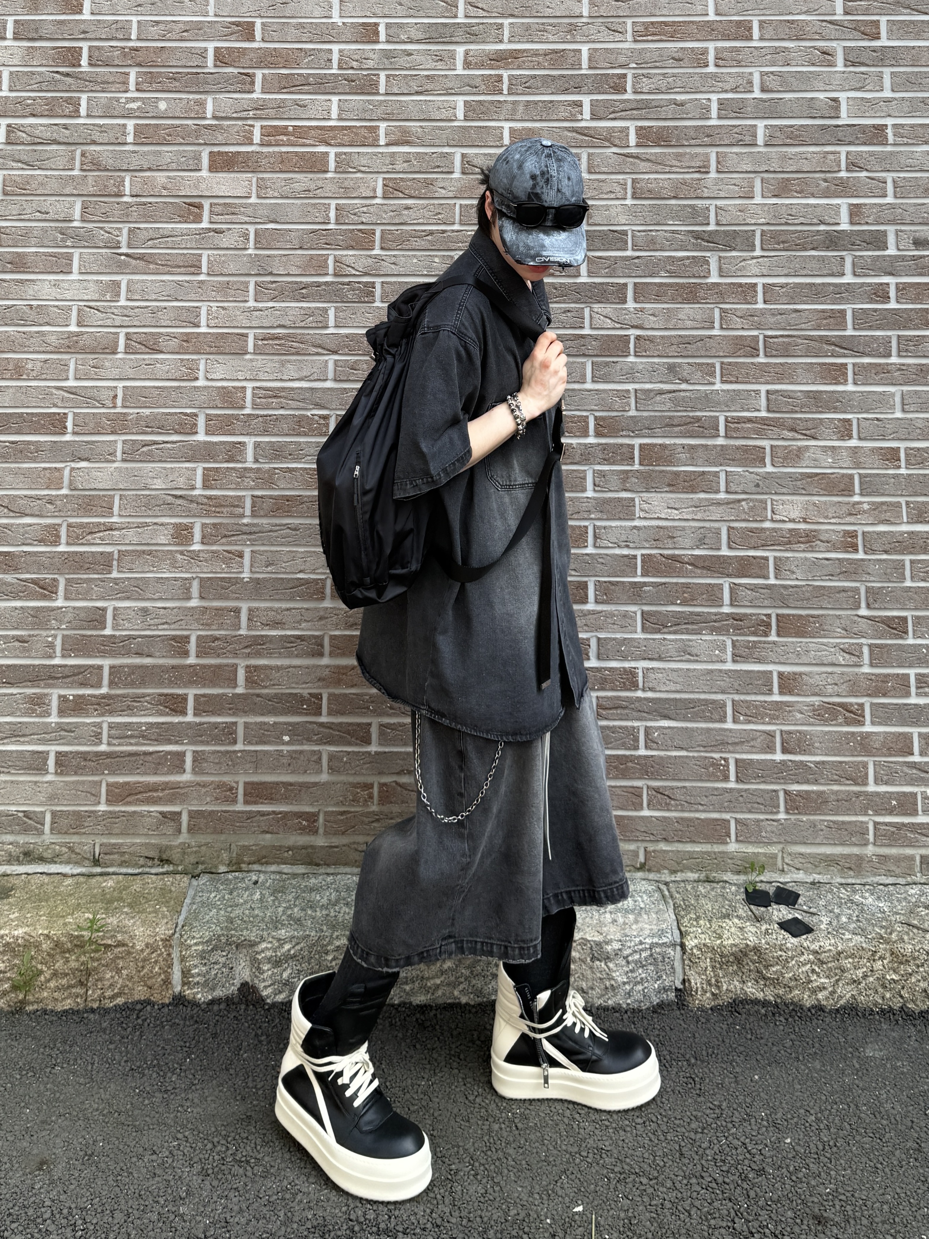 Rick Owens Hollywood Mega Bumper Geobasket in Full Grain Calf Leather Black Milk, MJD x Kamien Double Hole Belt Oak Brown 착용 스타일 - 5