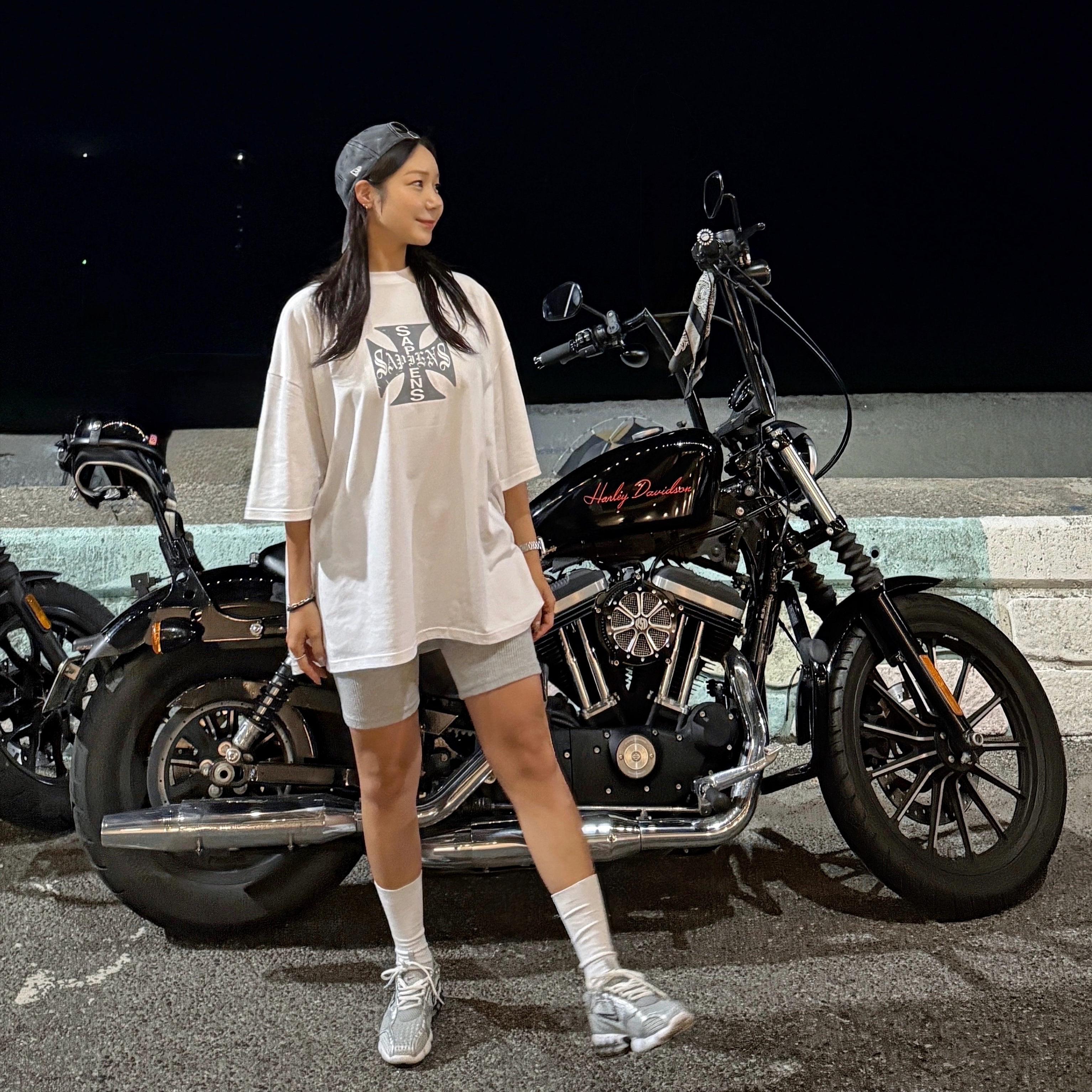 [KREAM 단독] Sapiens Neo Sapiens Over Fit Short Sleeves White 착용 스타일 - 1