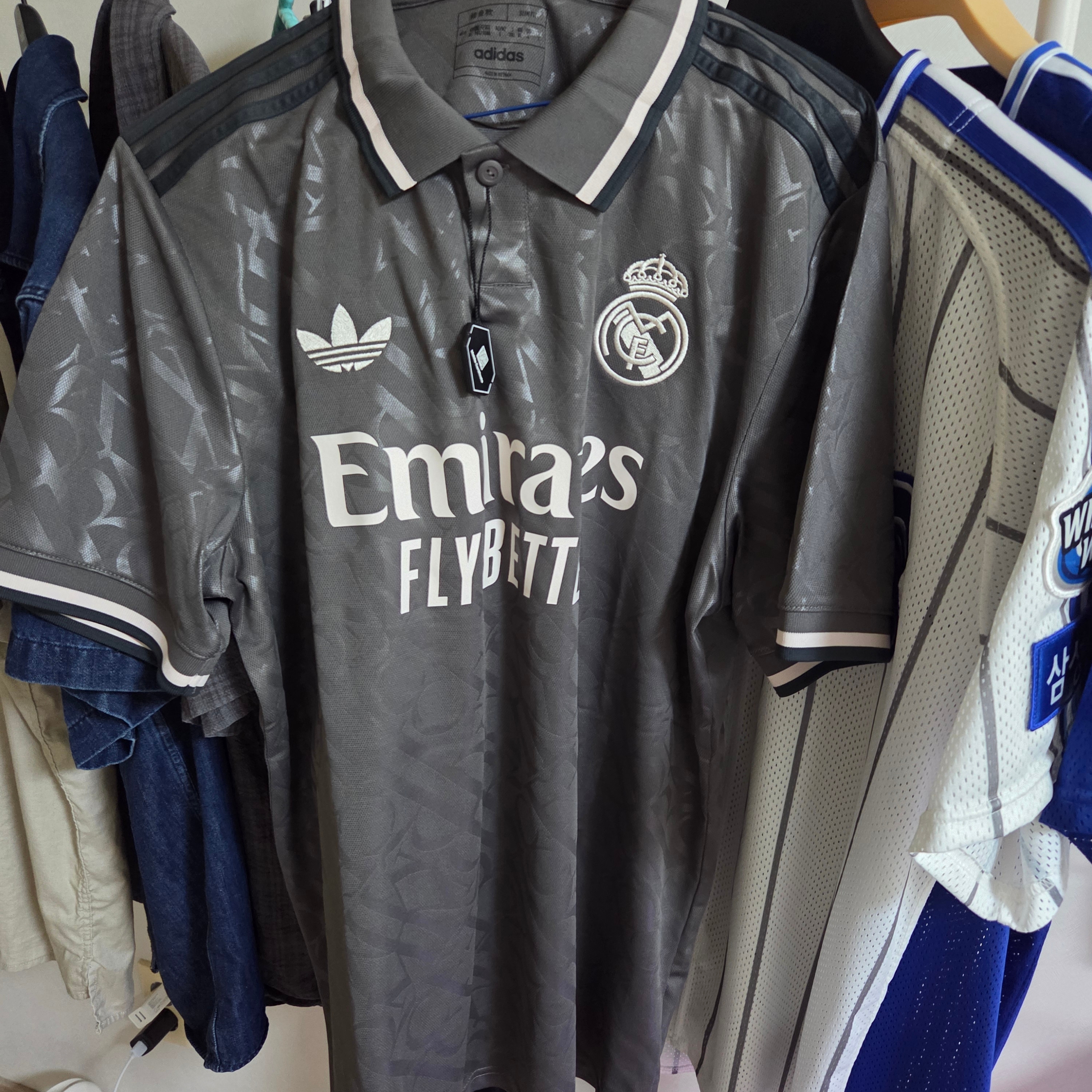 Adidas Real Madrid 2024/25 3rd Jersey Charcoal - KR Sizing (Non Marking Ver.) 착용 스타일 - 2