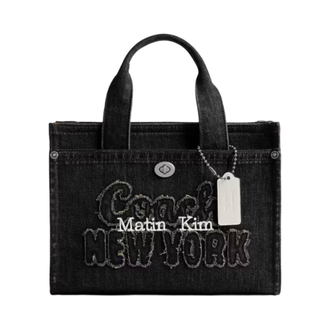 코치 x 마뗑킴 카고 토트백 26 블랙(Coach x Matin Kim Cargo Tote Bag 26 Black)