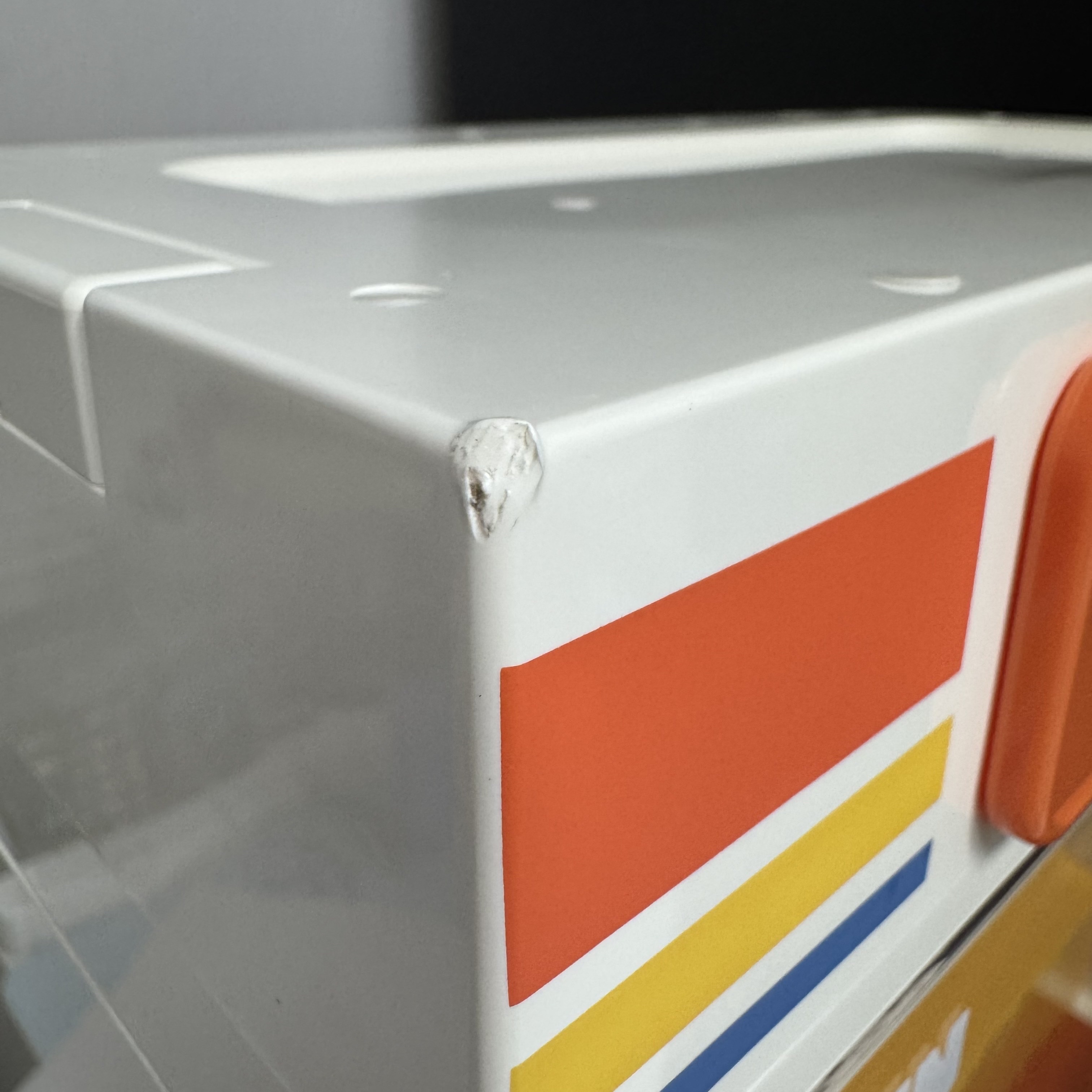 Pop Mart Labubu The Monsters Wacky Mart Series Display Container 착용 스타일