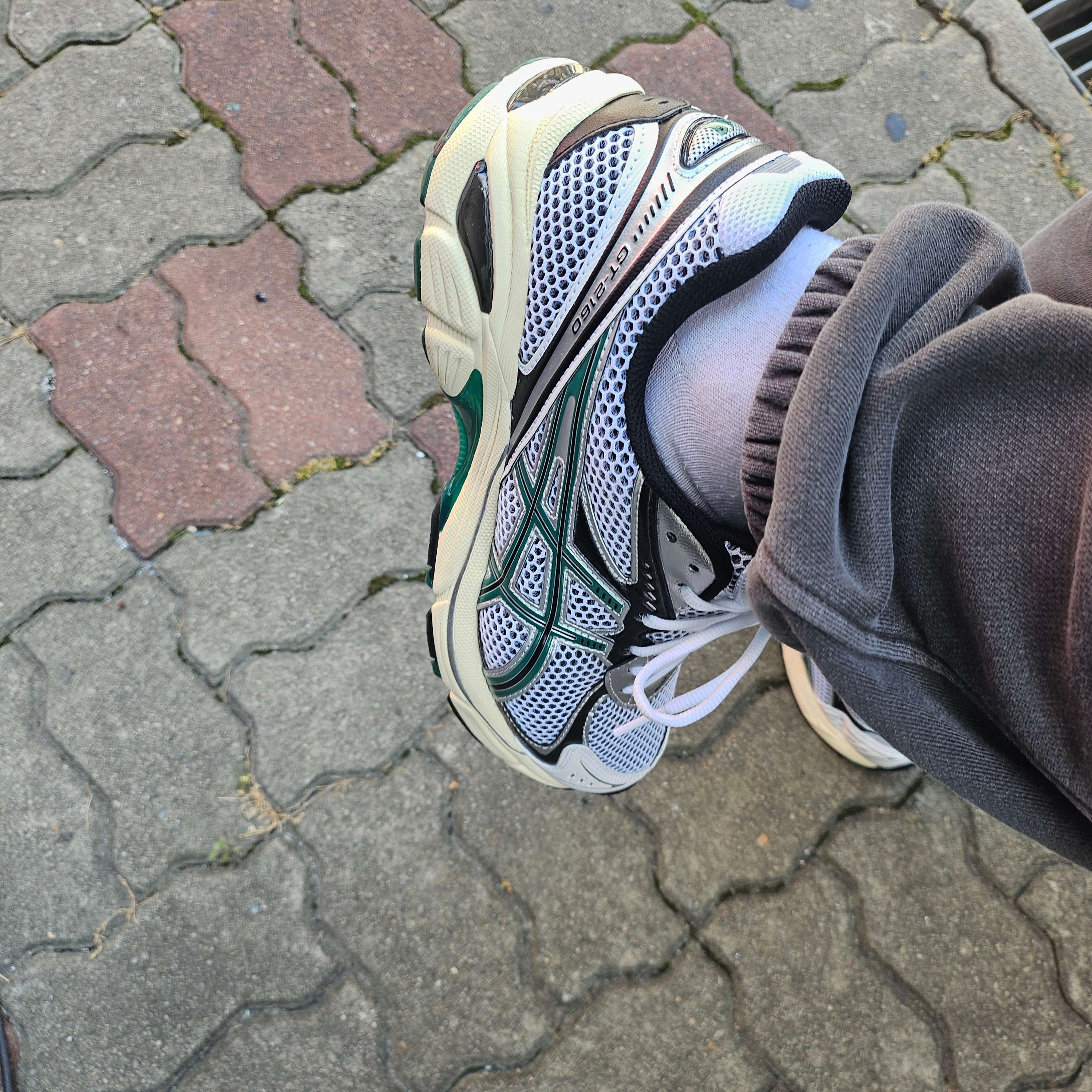 Asics GT-2160 White Jasper Green 착용 스타일
