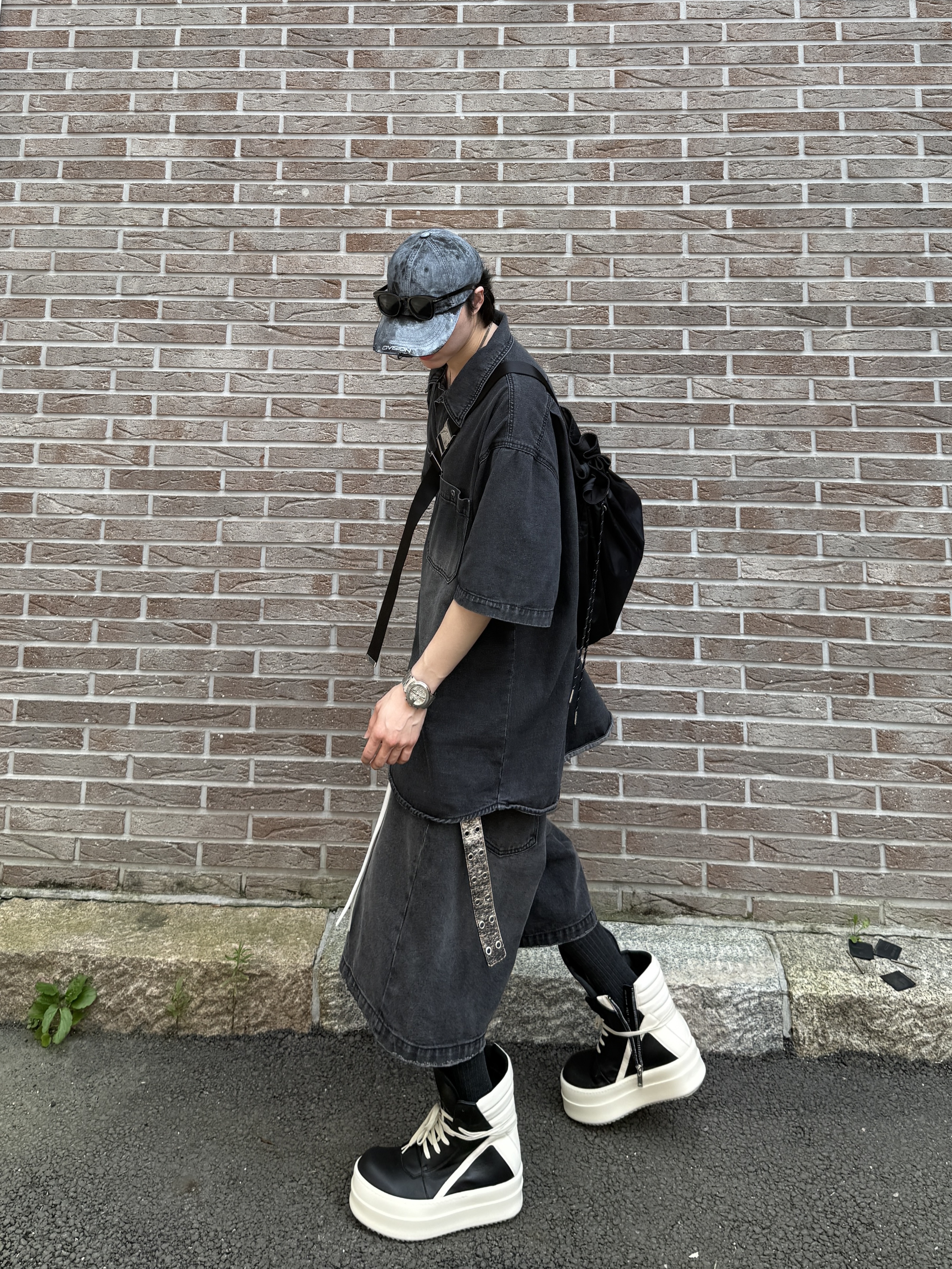 Rick Owens Hollywood Mega Bumper Geobasket in Full Grain Calf Leather Black Milk, MJD x Kamien Double Hole Belt Oak Brown 착용 스타일 - 1