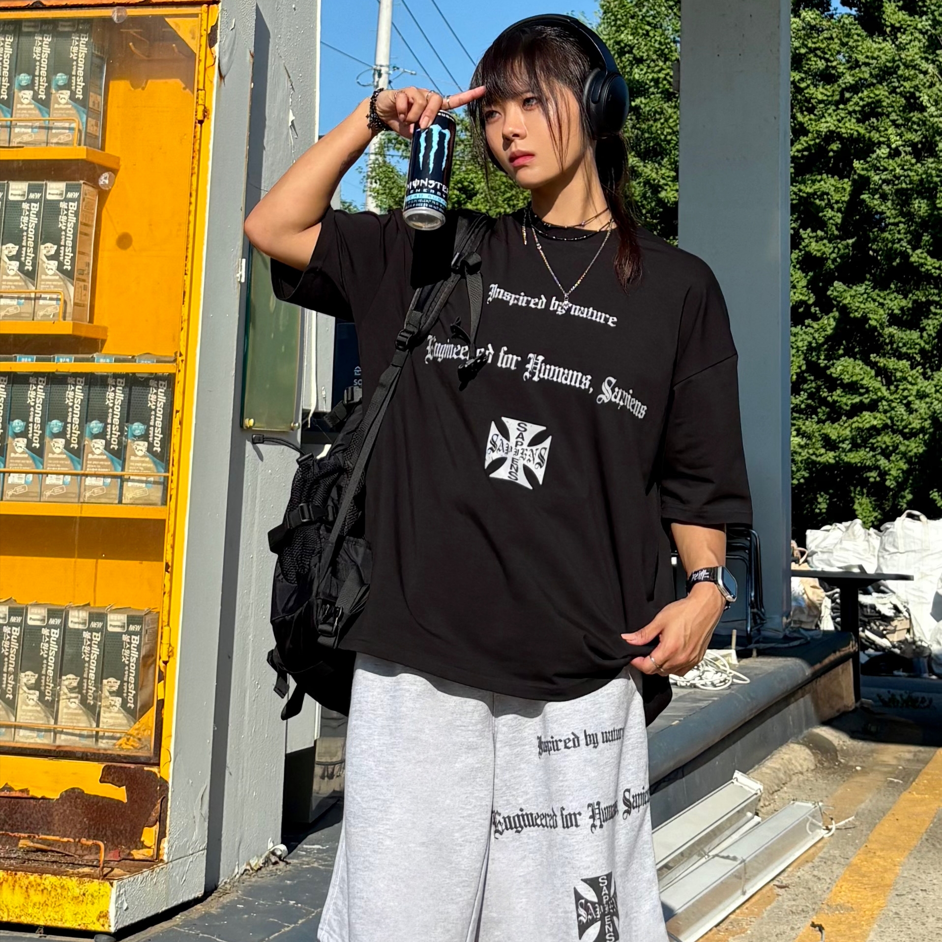 Sapiens Engineered Over Fit Short Sleeves Black, [KREAM 단독] Sapiens Engineered Over Fit Shorts Gray 착용 스타일 - 2