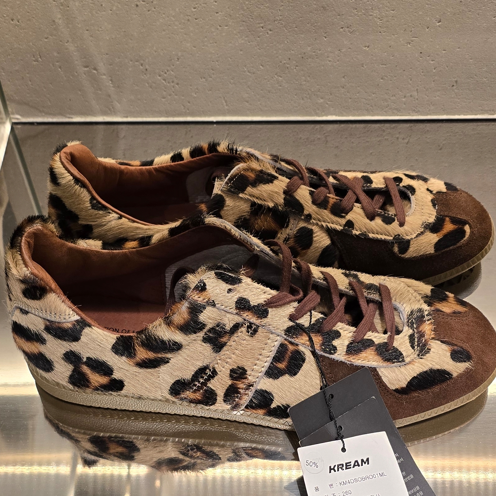[KREAM 단독] Reproduction Of Found German Military Trainer Leopard Pony - 24FW 착용 스타일