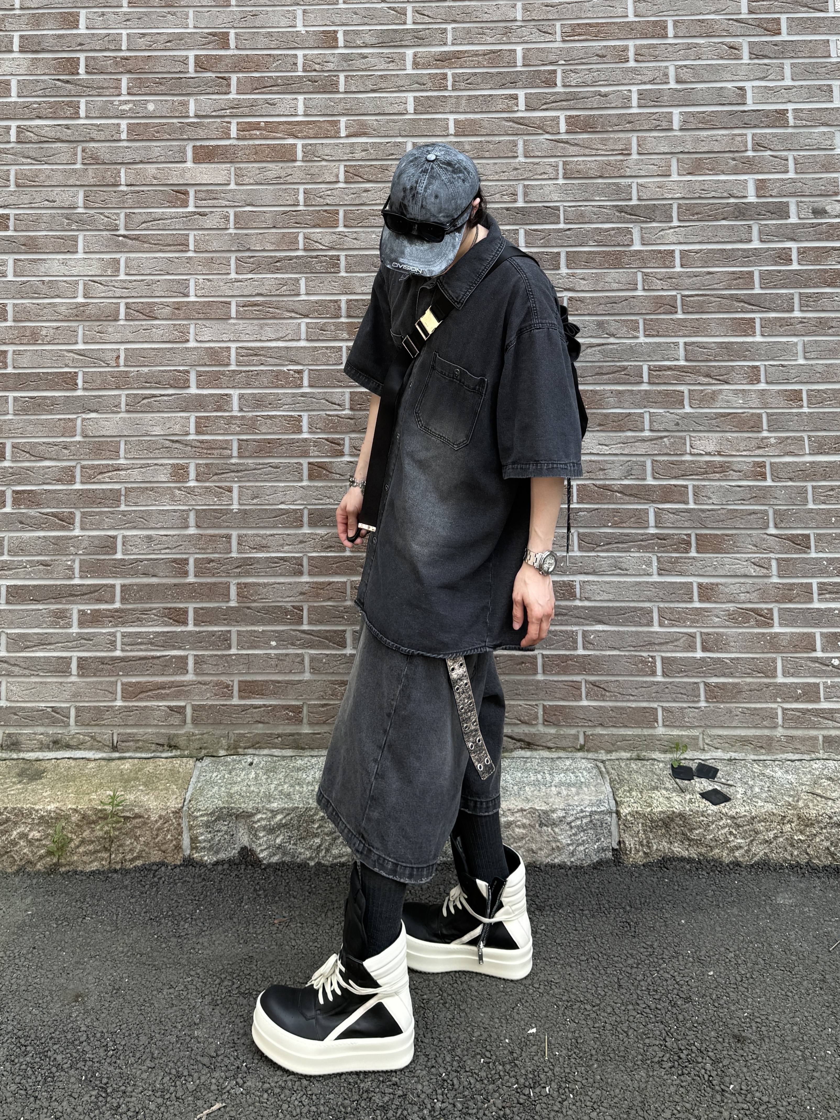 Rick Owens Hollywood Mega Bumper Geobasket in Full Grain Calf Leather Black Milk, MJD x Kamien Double Hole Belt Oak Brown 착용 스타일 - 6