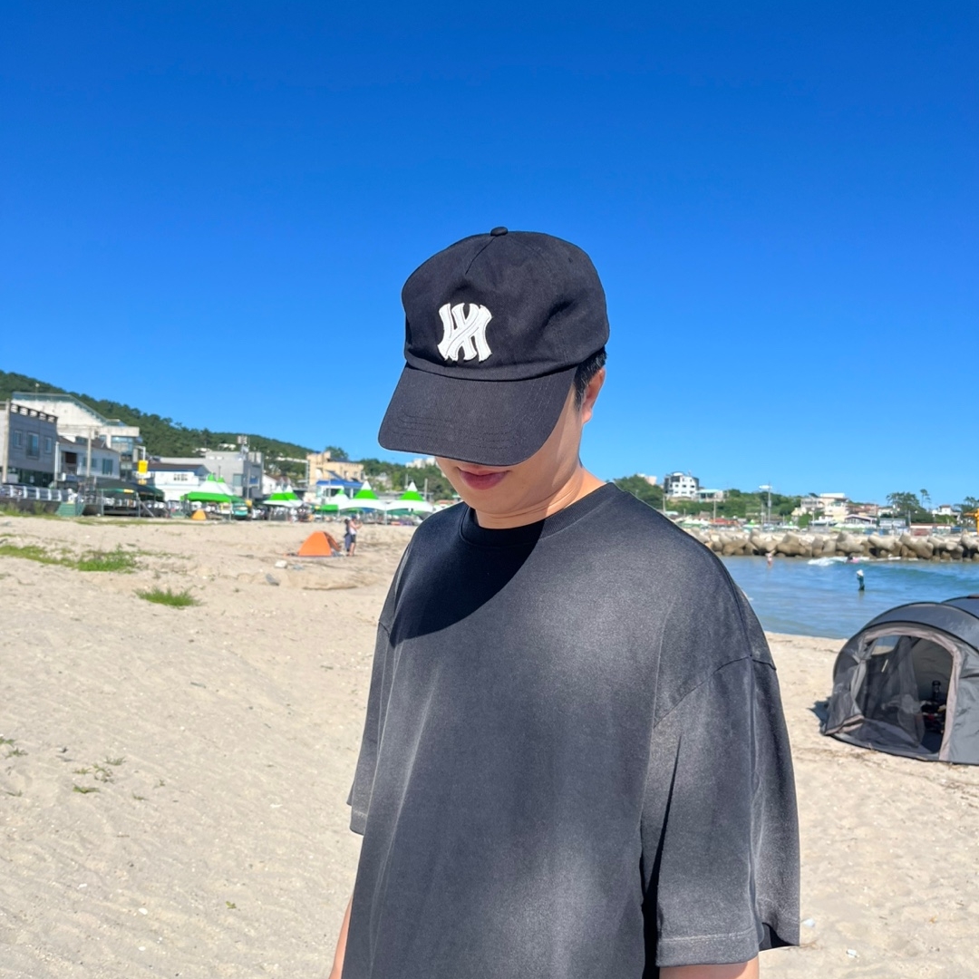 [더블적립]Farfromwhat Far Patch Logo Cap Black, Nonnod Back Detail T Shirt Washed Black 착용 스타일 - 1