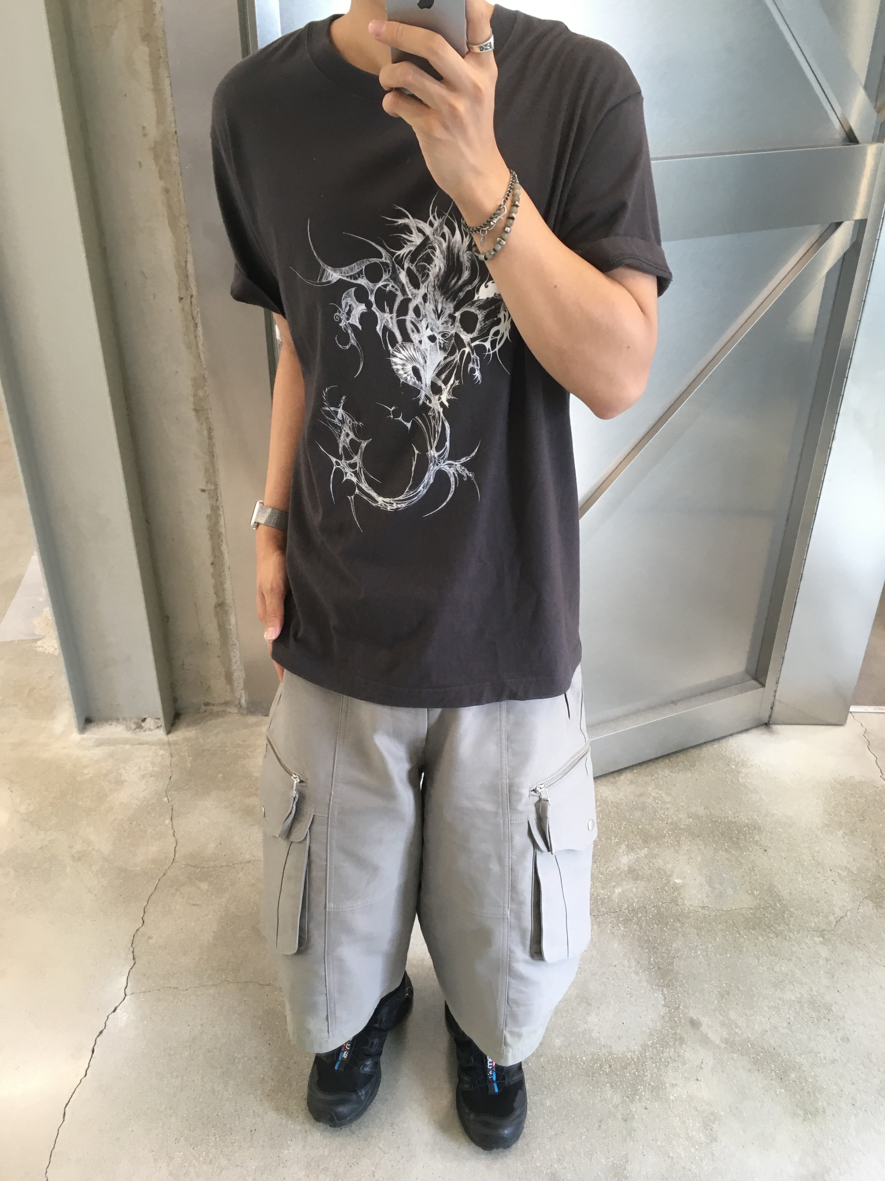 Ignota Core:12 Cord Cargo Shorts Light Grey, Salomon XT-6 ADV Black 착용 스타일 - 2
