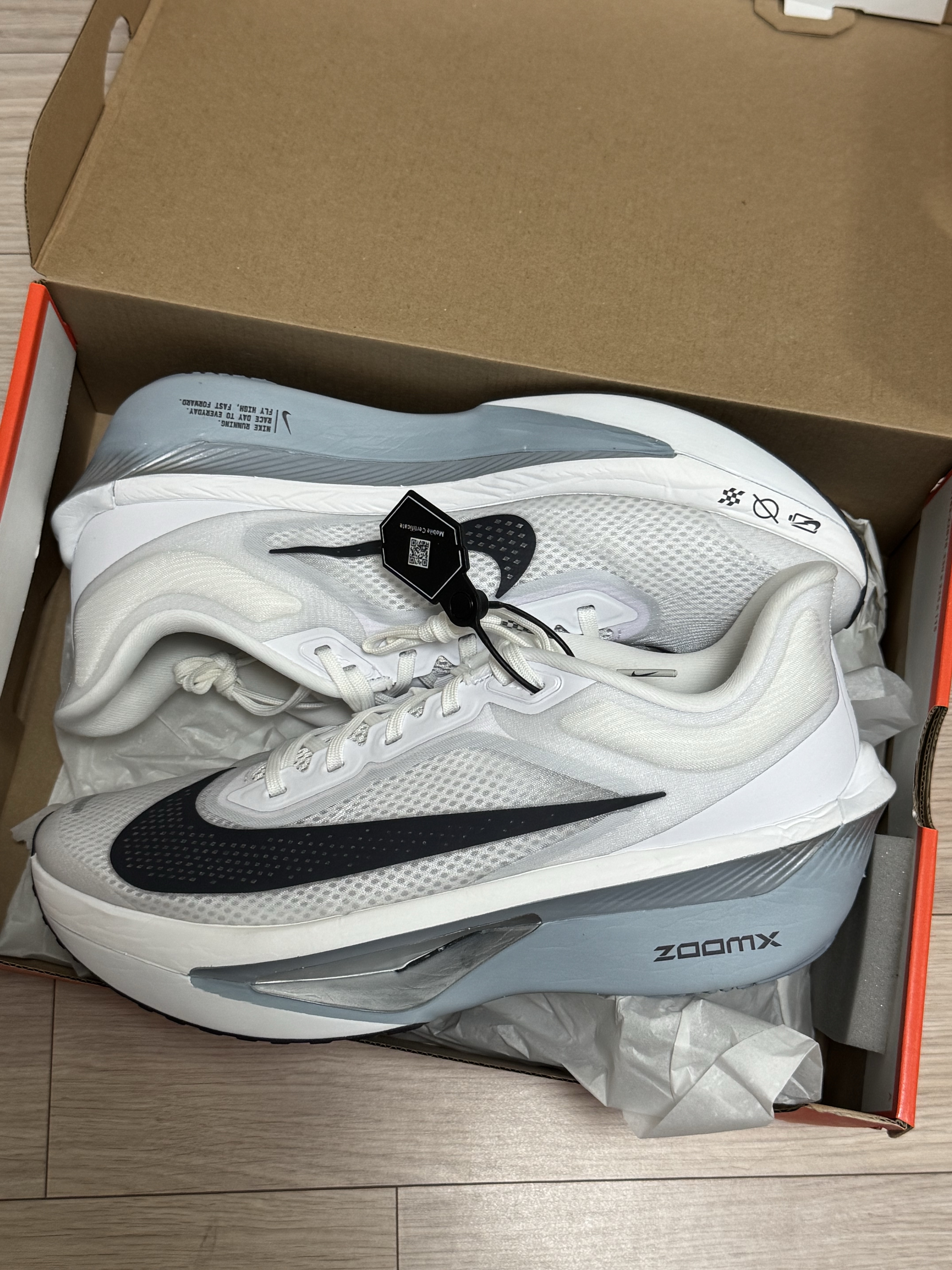 Nike Zoom Fly 6 White Pure Platinum 착용 스타일 - 1