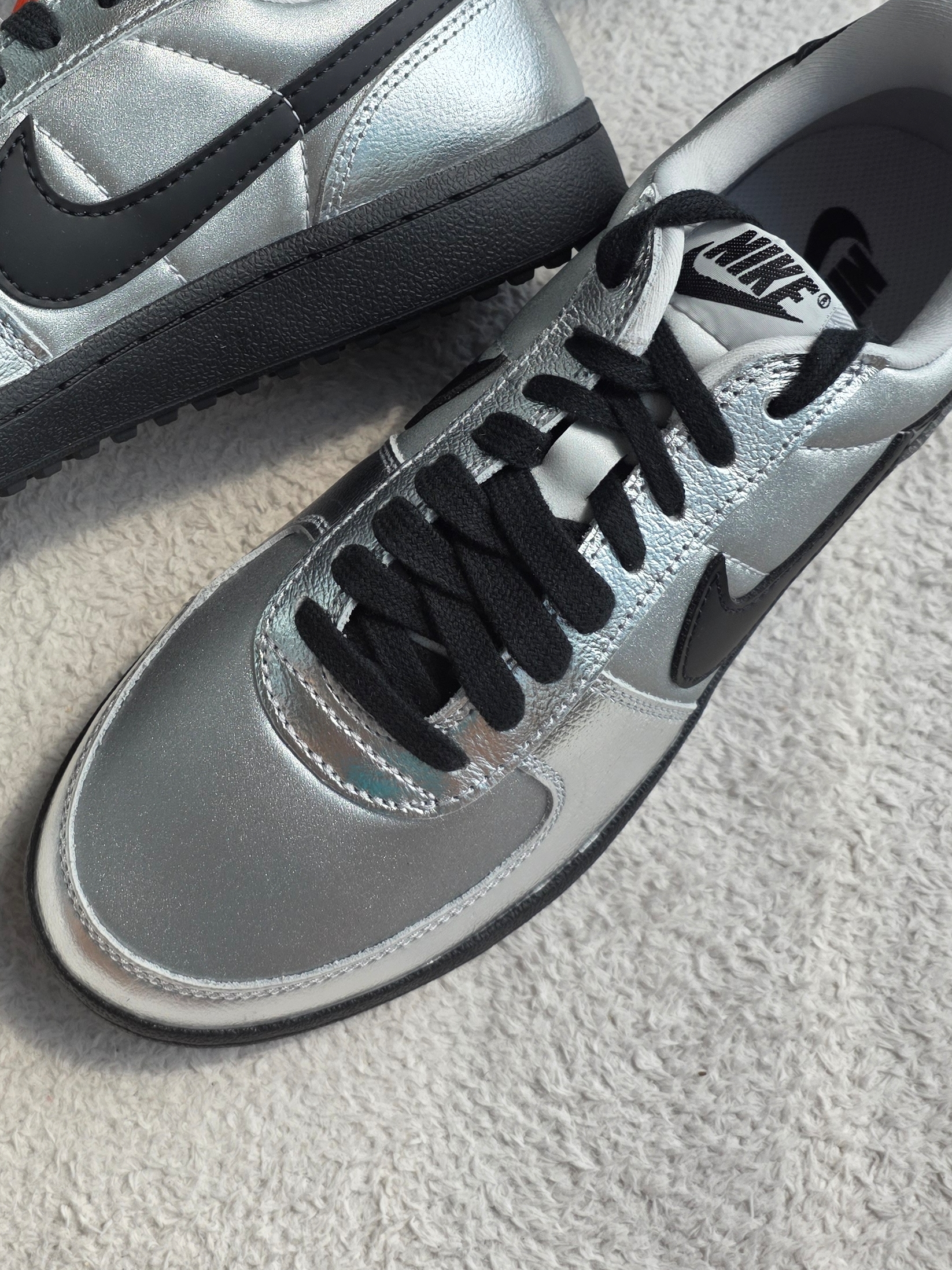 (W) Nike Field General Metallic Silver Photon Dust 착용 스타일 - 2