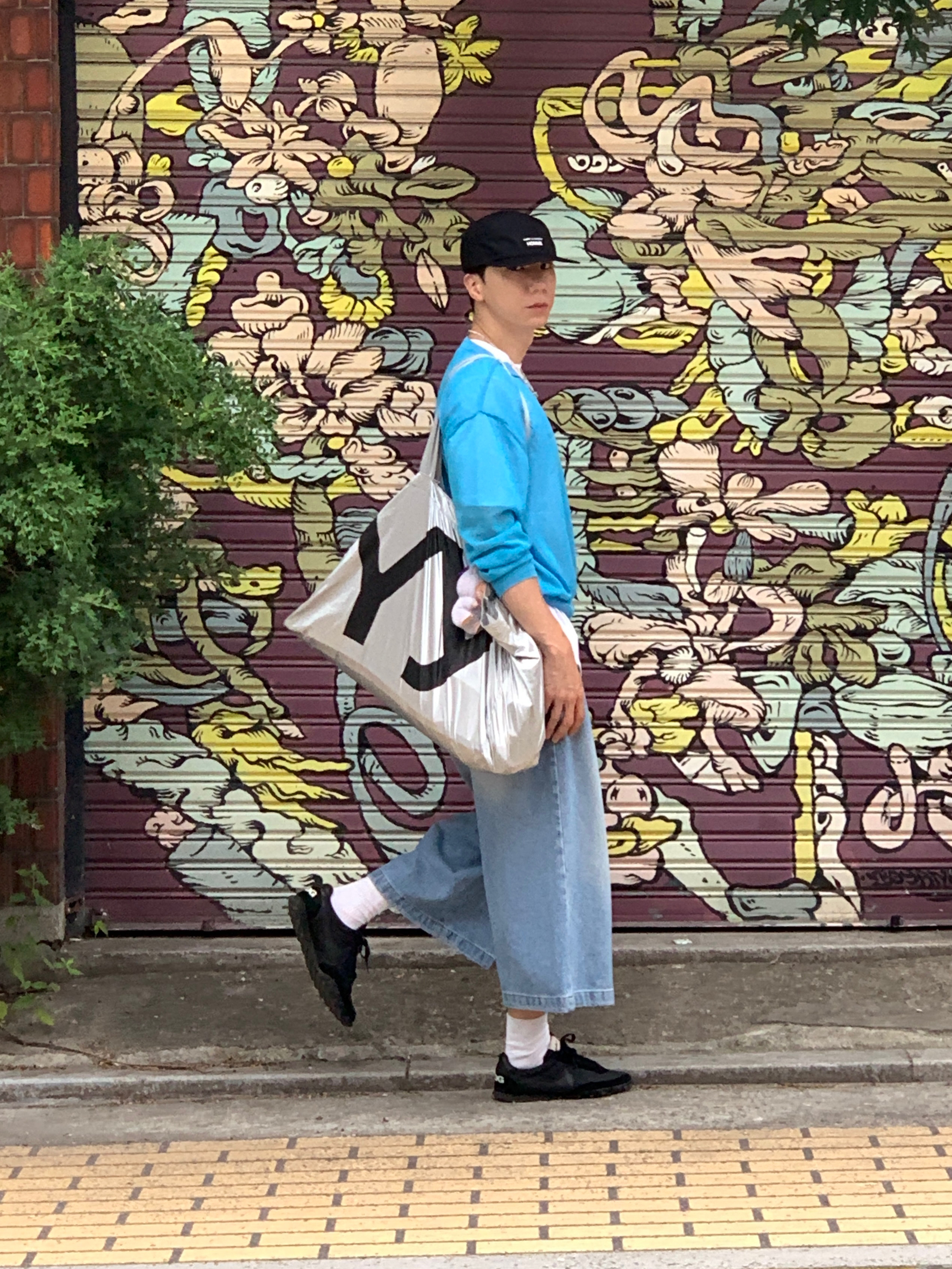 STU Sheer V-neck Knit Sky Blue, Nike x Black Comme des Garcons Waffle Racer 2020 착용 스타일 - 6