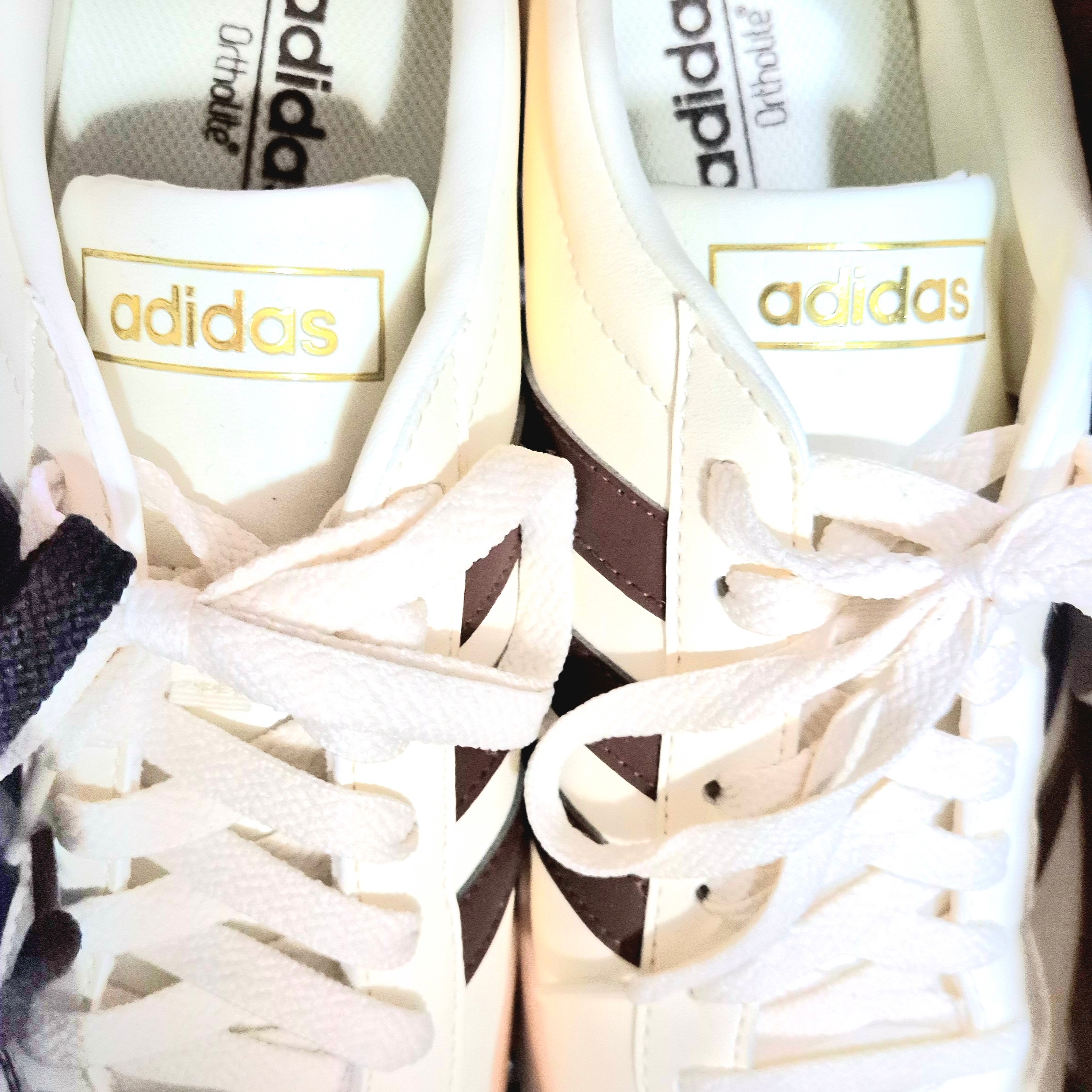 Adidas VL Court 2.0 Cream Brown 착용 스타일