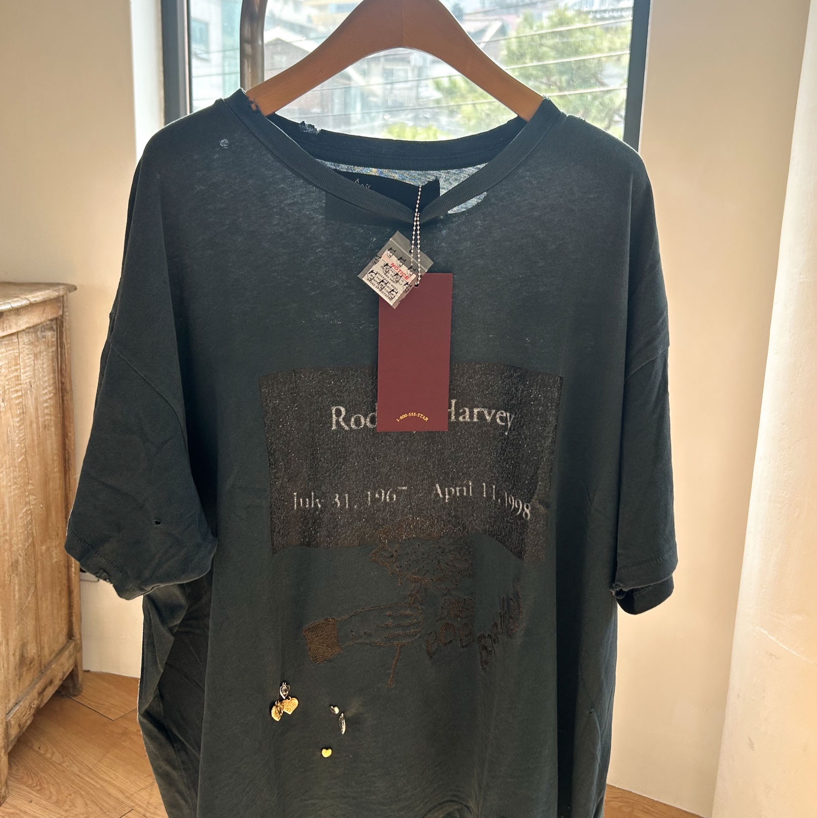 Paly Hollywood Memorial T-Shirt Black 착용 스타일 - 1